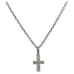 Collier croix en or blanc 18K avec pendentif en diamant de 0,20 CTW