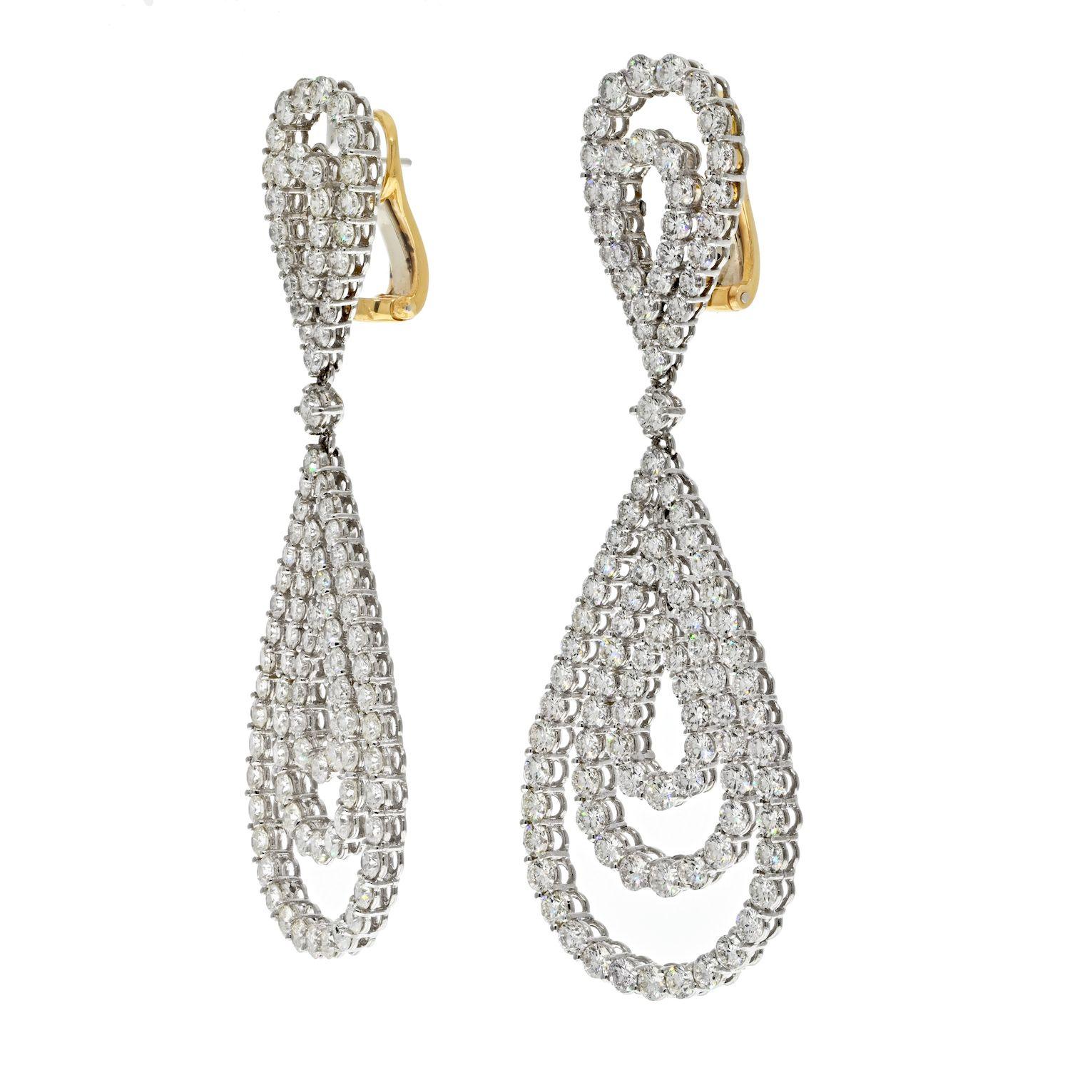 Modern 18K White Gold 21 Carat Diamond Chandelier Dangling Earrings For Sale