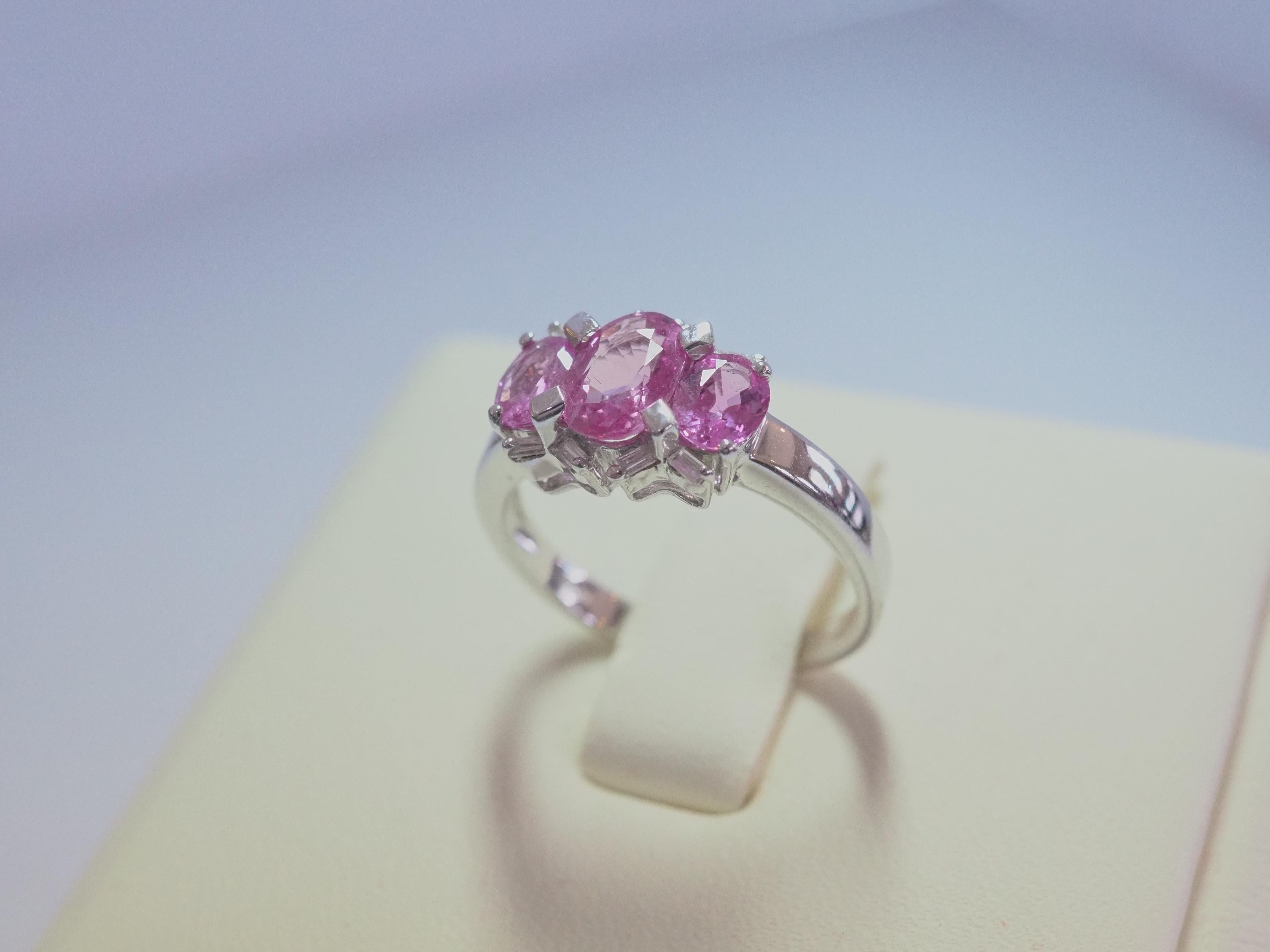 18K White Gold 2.10ct Three Pink Sapphires & 0.10ct Baguette Diamond Ring For Sale 1