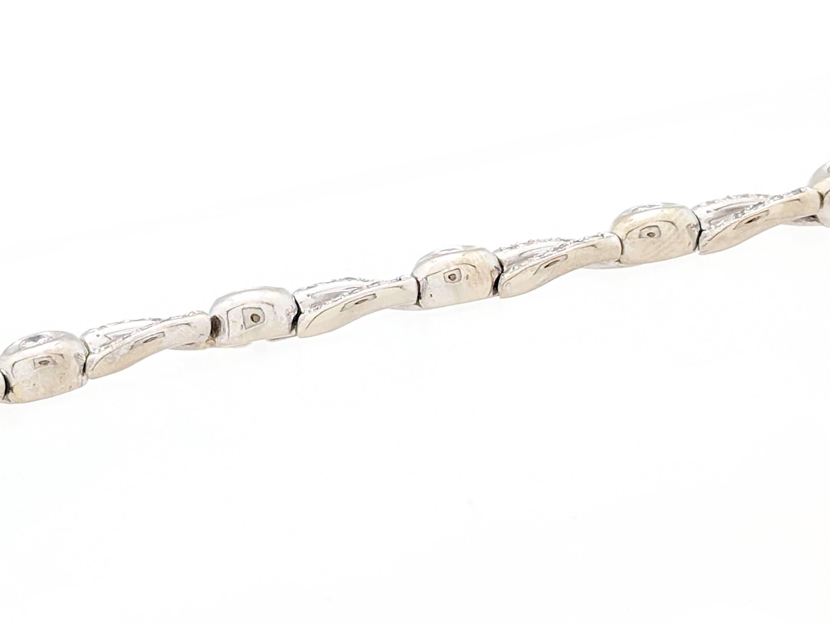 18 Karat White Gold 2.10 Carat Diamond Tennis Bracelet For Sale 1