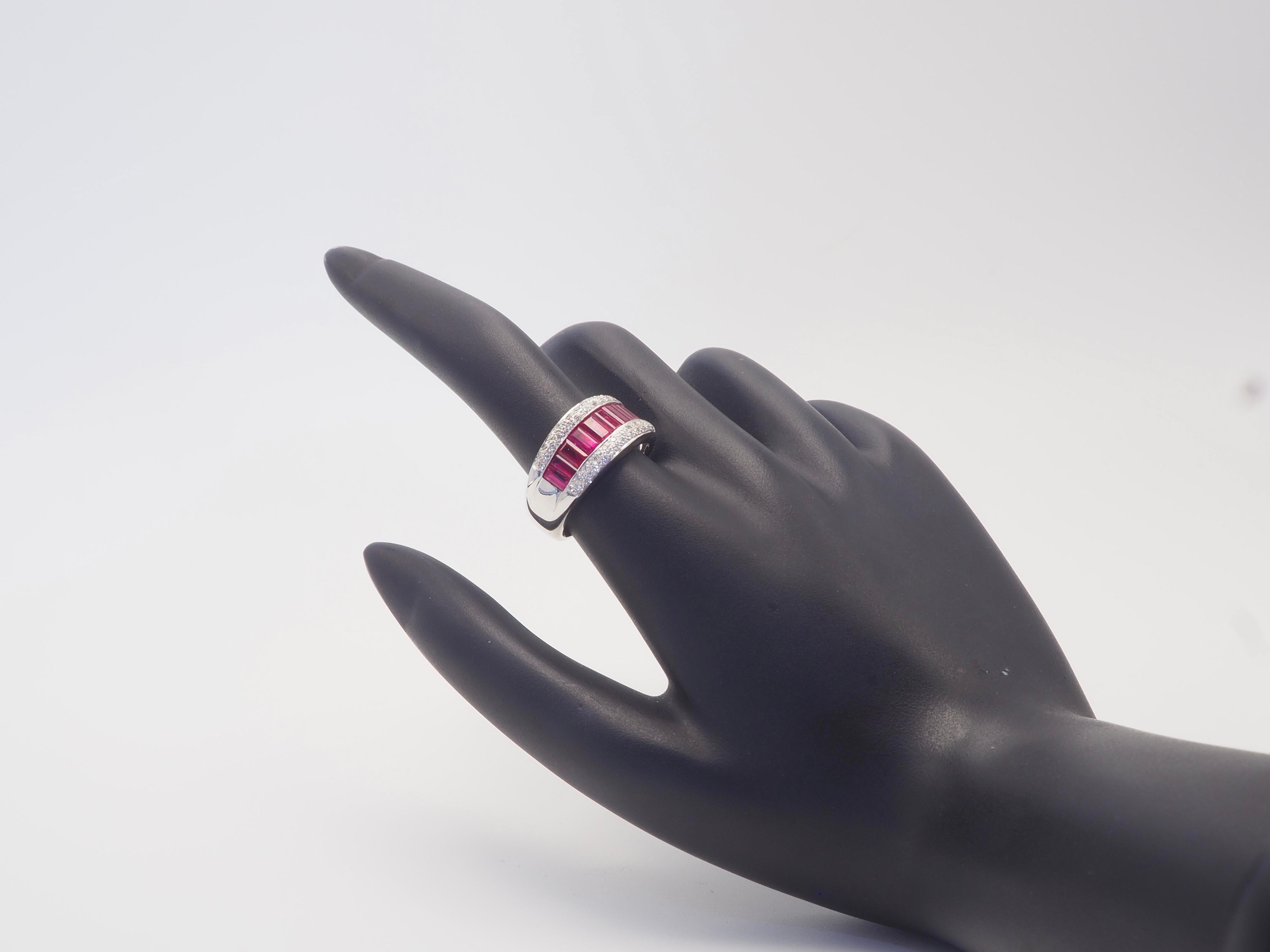 18K Weißgold 2,15ct Baguetteschliff Rubin & 0,22ct Diamant Feine Band Ring im Angebot 3