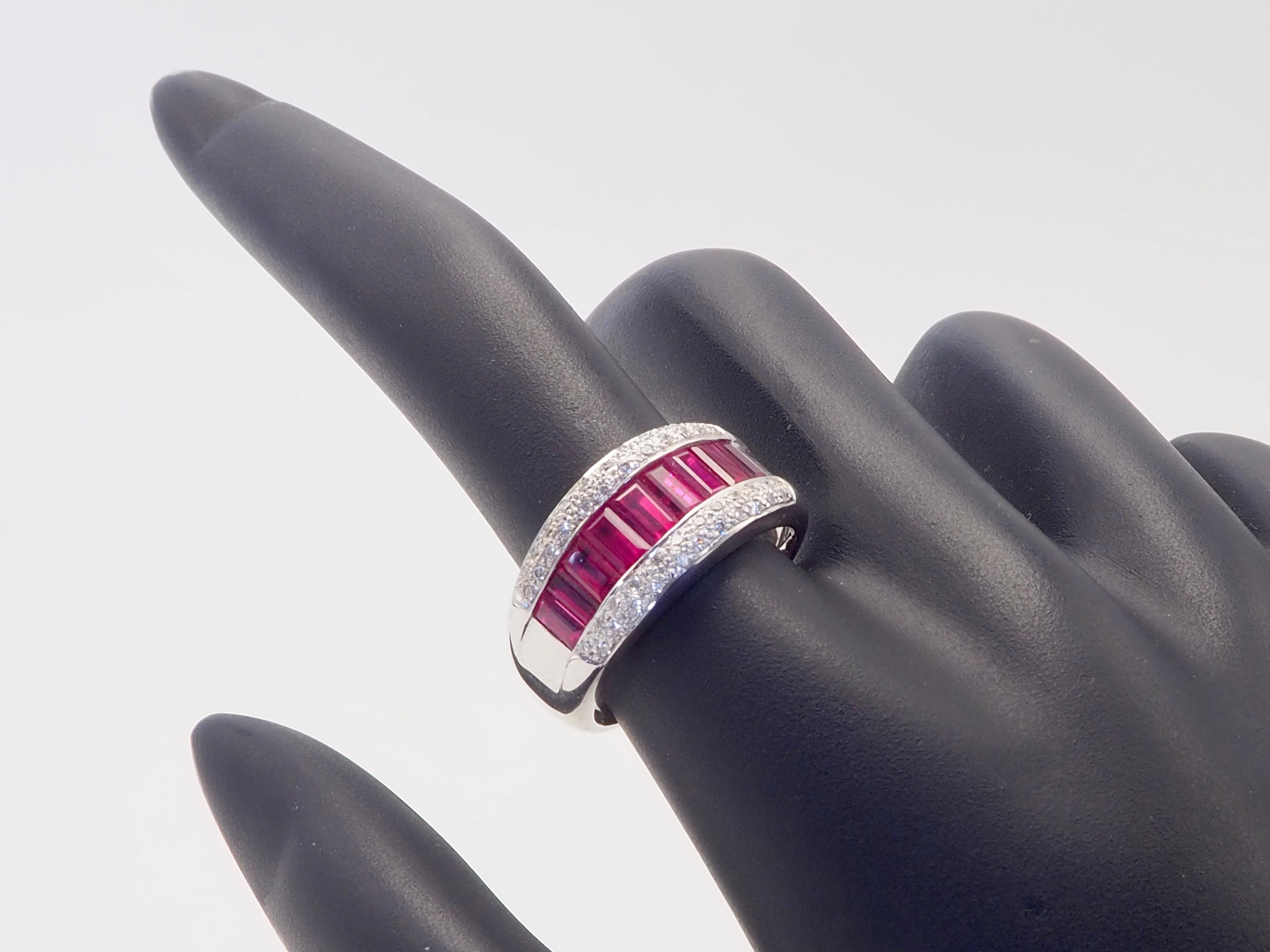18K Weißgold 2,15ct Baguetteschliff Rubin & 0,22ct Diamant Feine Band Ring im Angebot 4