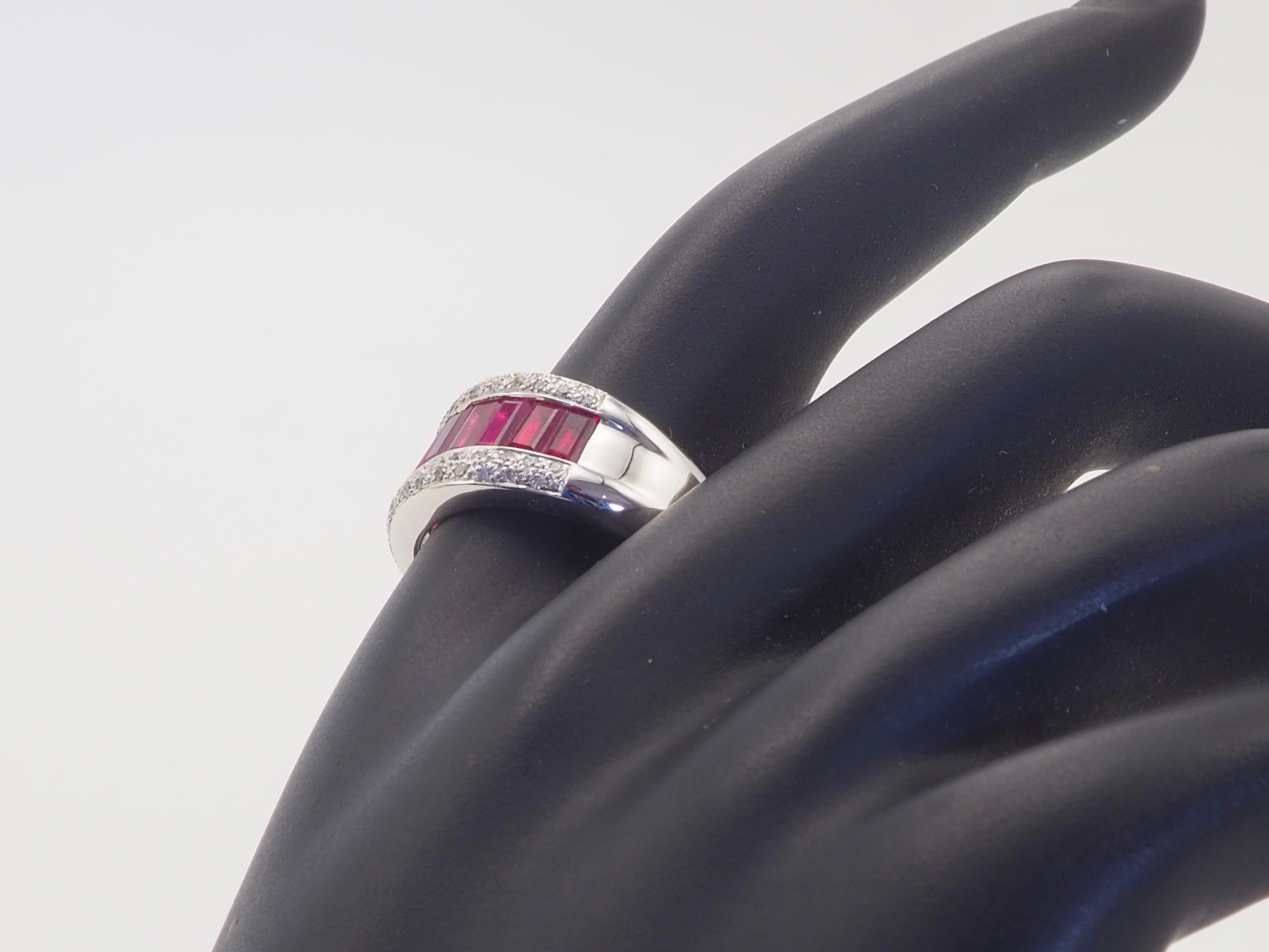 18K Weißgold 2,15ct Baguetteschliff Rubin & 0,22ct Diamant Feine Band Ring im Angebot 5