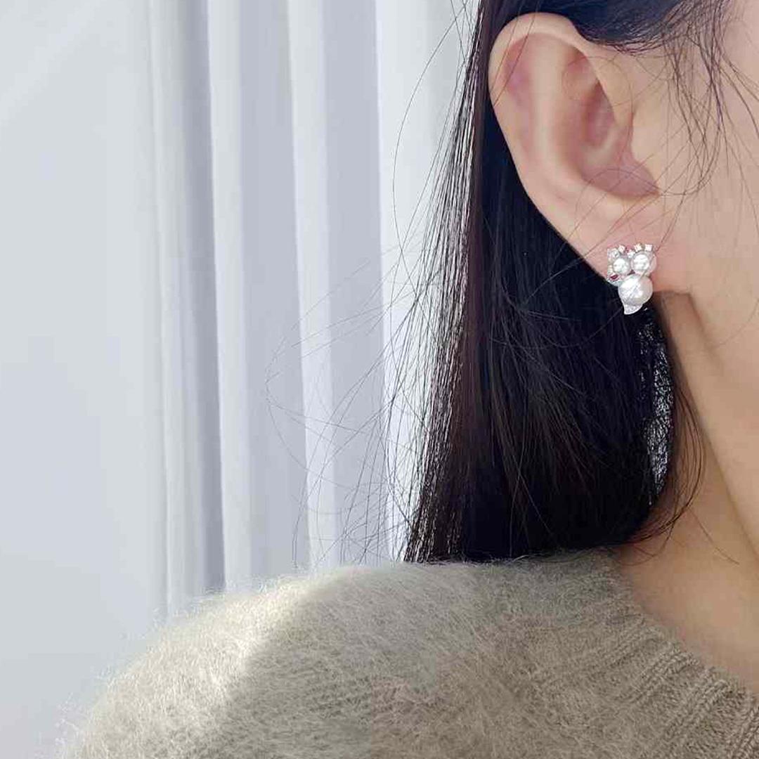 【Vine Symphony】Botanical Cluster Aurora Akoya Perlen & Diamant Ohrringe (Ungeschliffen) im Angebot