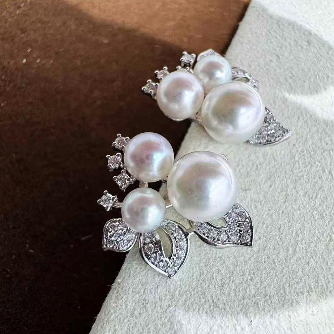 【Vine Symphony】Botanical Cluster Aurora Akoya Perlen & Diamant Ohrringe im Angebot 1