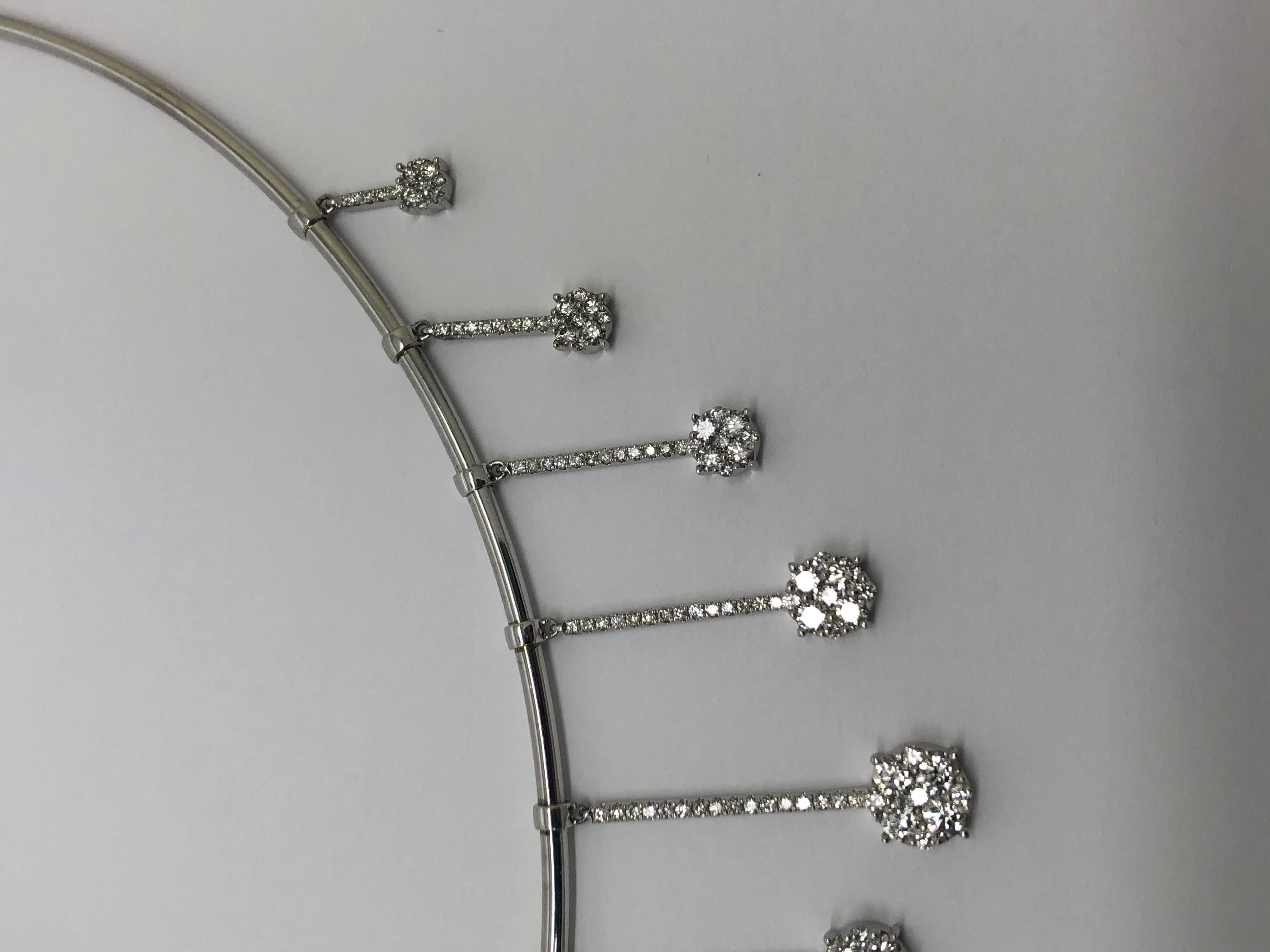 Round Cut 18k White Gold 2.16ctw Diamond Flower Drop Bangle Necklace For Sale