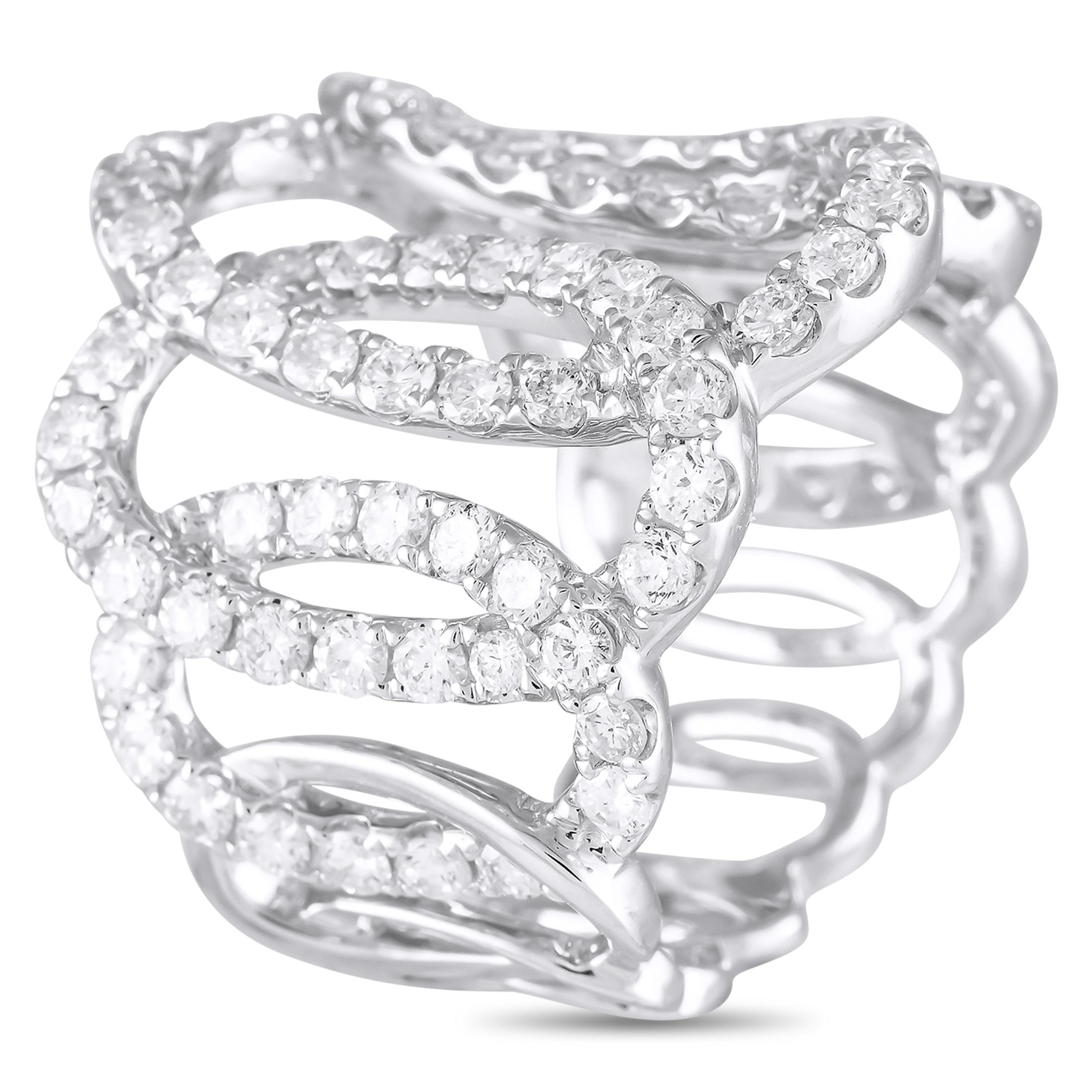 A daring choice that's perfect for an unconventional woman. This ring in white gold features a unique band made up of interlocking ovals that taper in size, each embellished with diamonds. It offers a distinct yet versatile look that can be worn