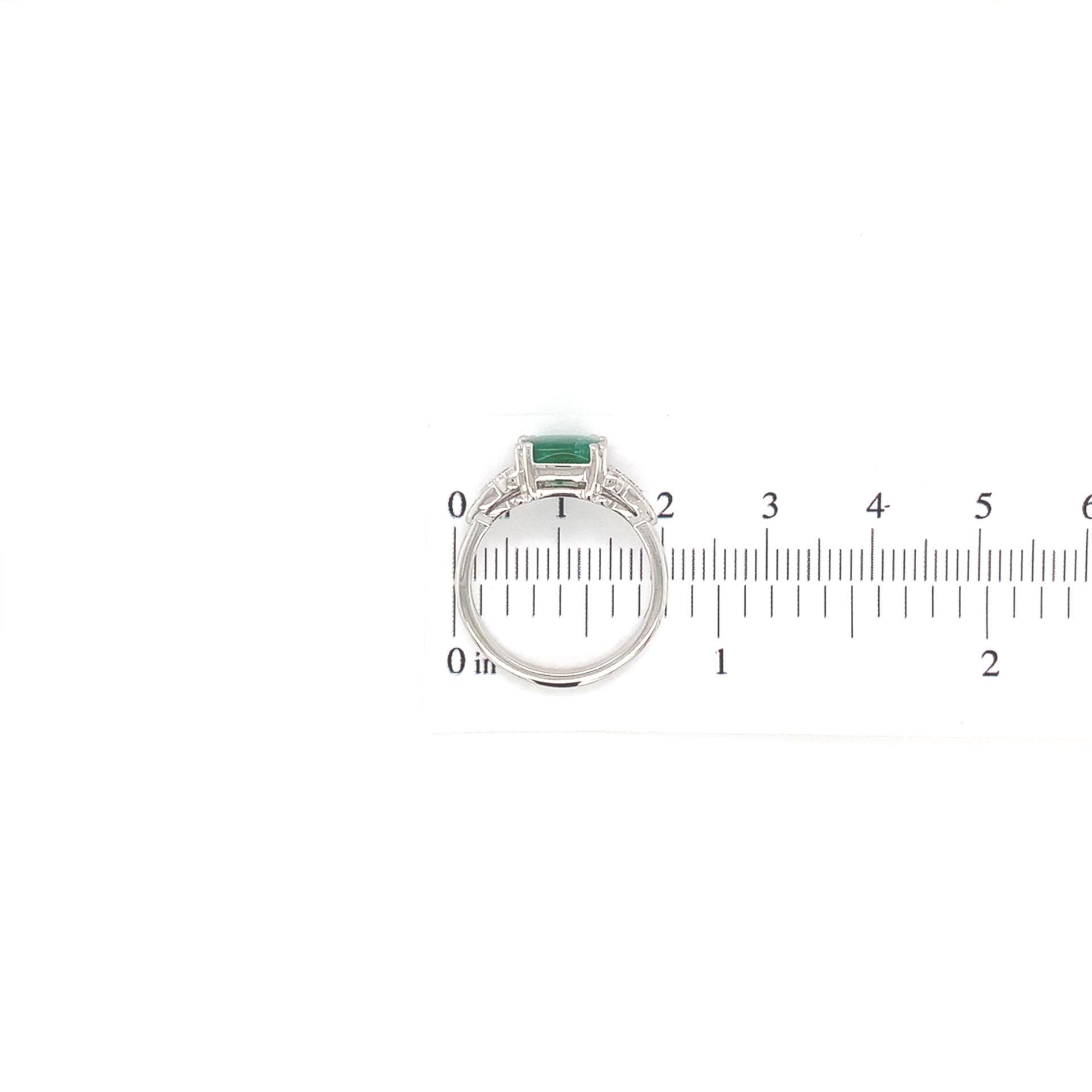 18K White Gold 2.27 carat Emerald and Diamond Ring size 6.5 For Sale 2