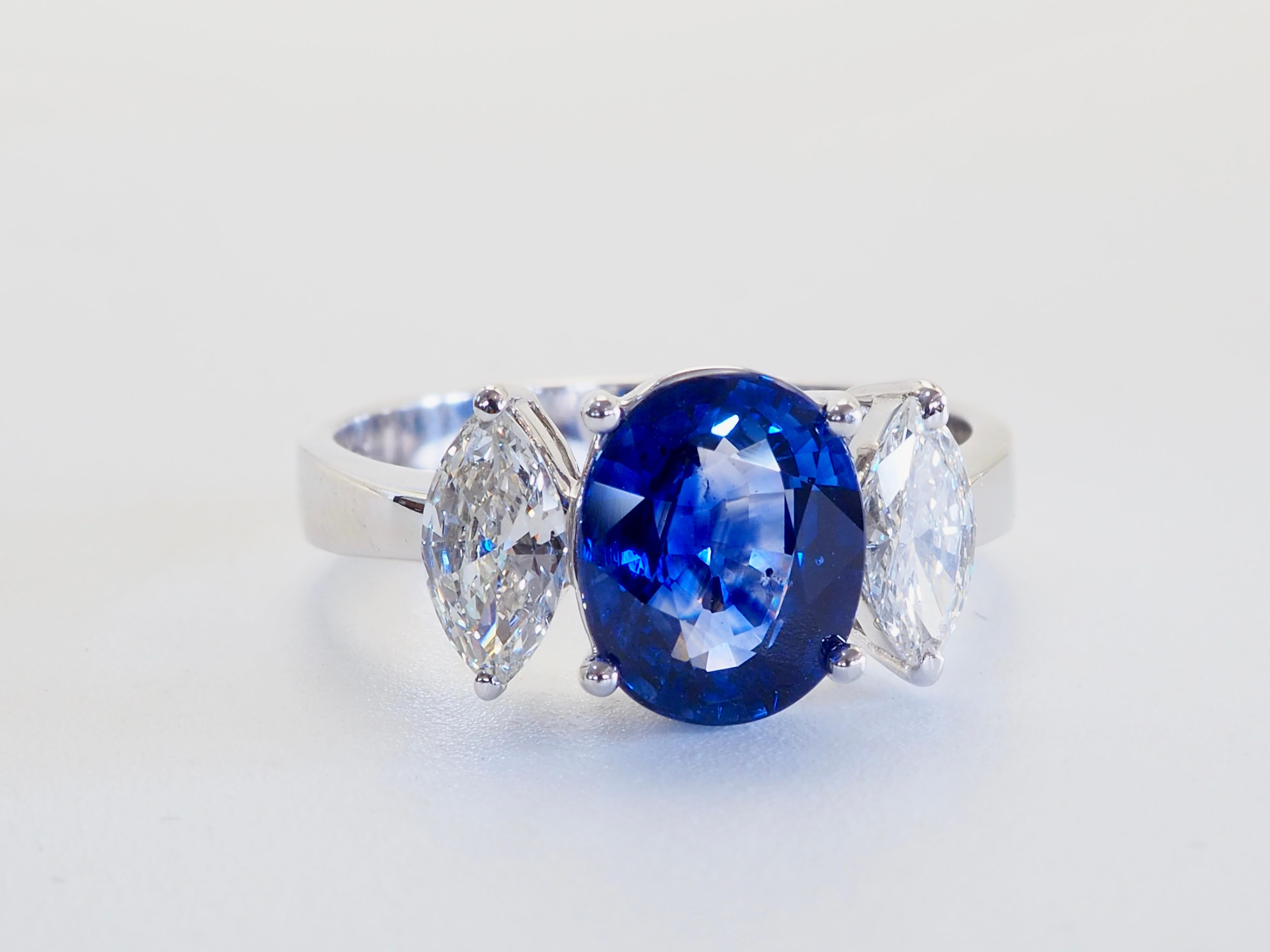 18K White Gold 2.29ct Vivid Blue Sapphire & 0.57ct Marquise Diamond Ring In New Condition For Sale In เกาะสมุย, TH