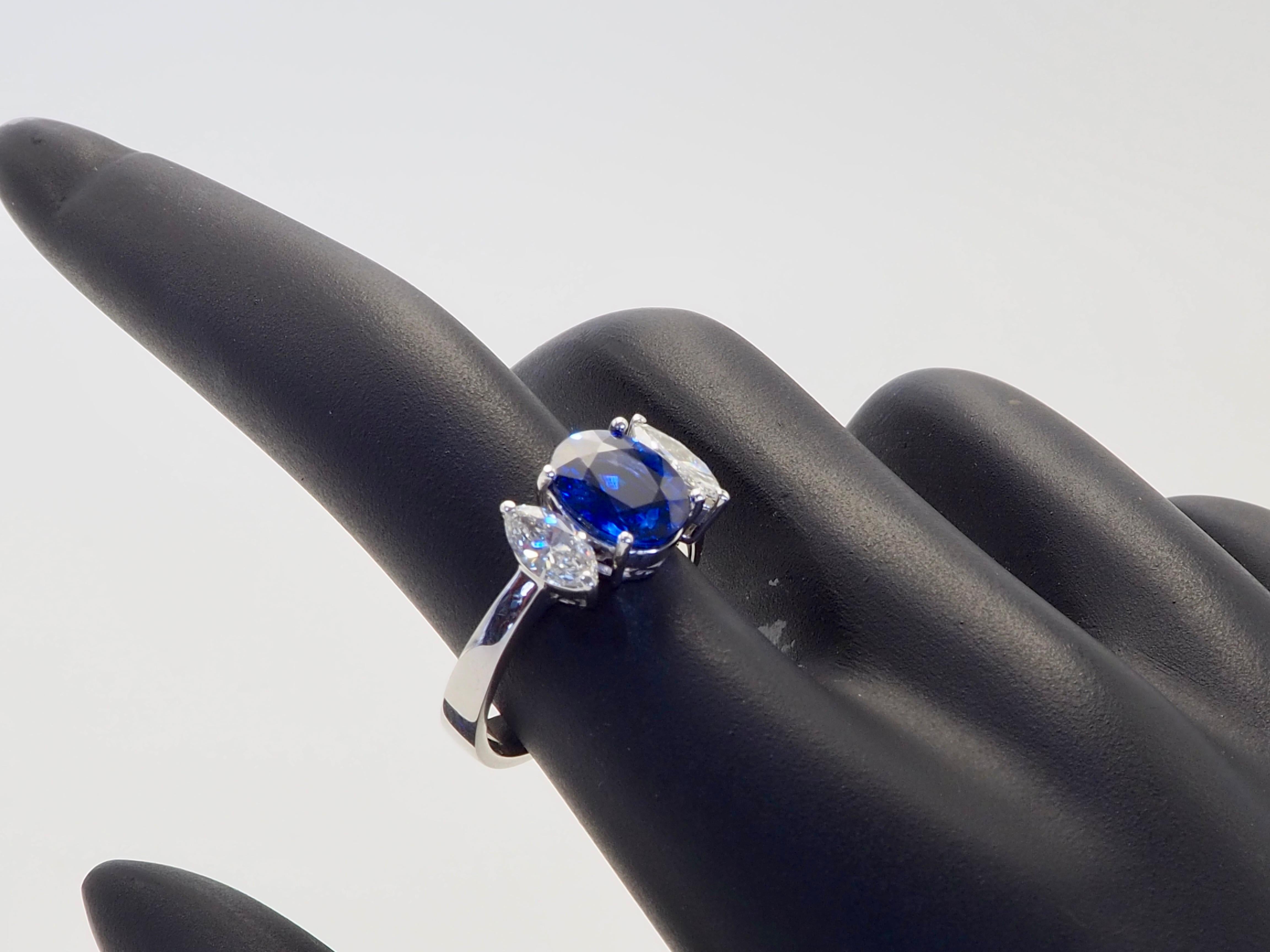 18K White Gold 2.29ct Vivid Blue Sapphire & 0.57ct Marquise Diamond Ring For Sale 1