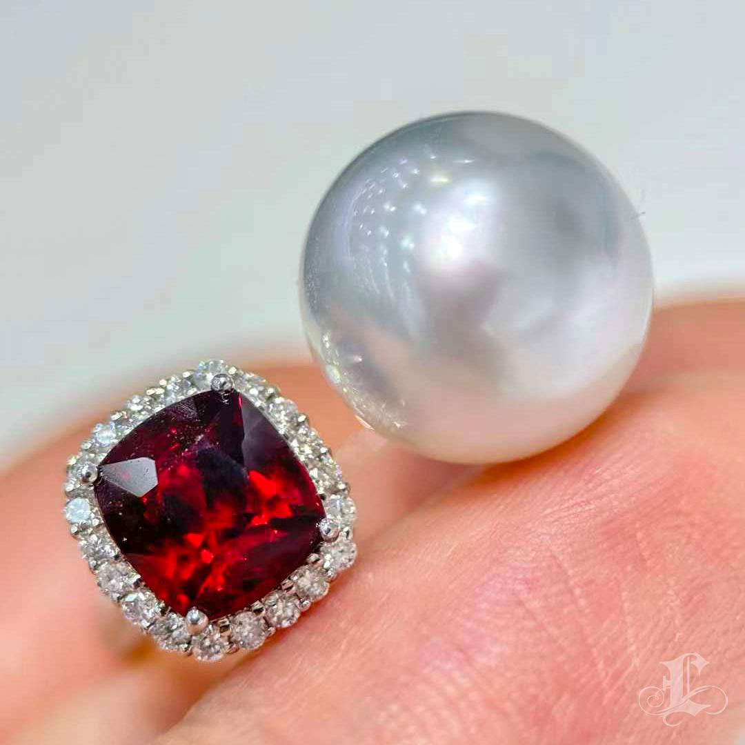 【Sculpted Geometry】Royal Flame Aurora South Sea Pearl and Spinel Cocktail Ring In New Condition For Sale In New York, NY