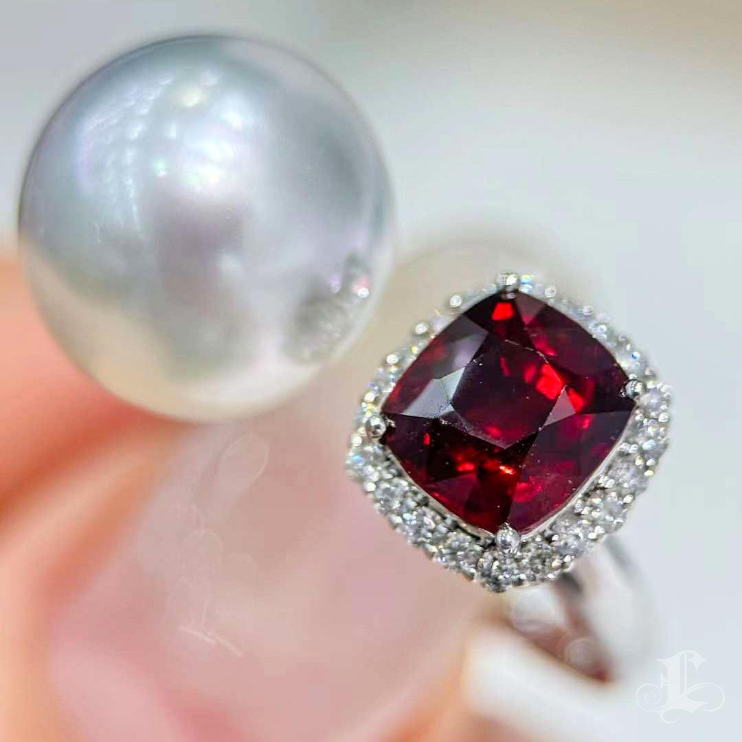 【Sculpted Geometry】Royal Flame Aurora South Sea Pearl and Spinel Cocktail Ring For Sale 2