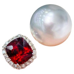 Bague cocktail Royal Flame Aurora en perles des mers du Sud et spinelles