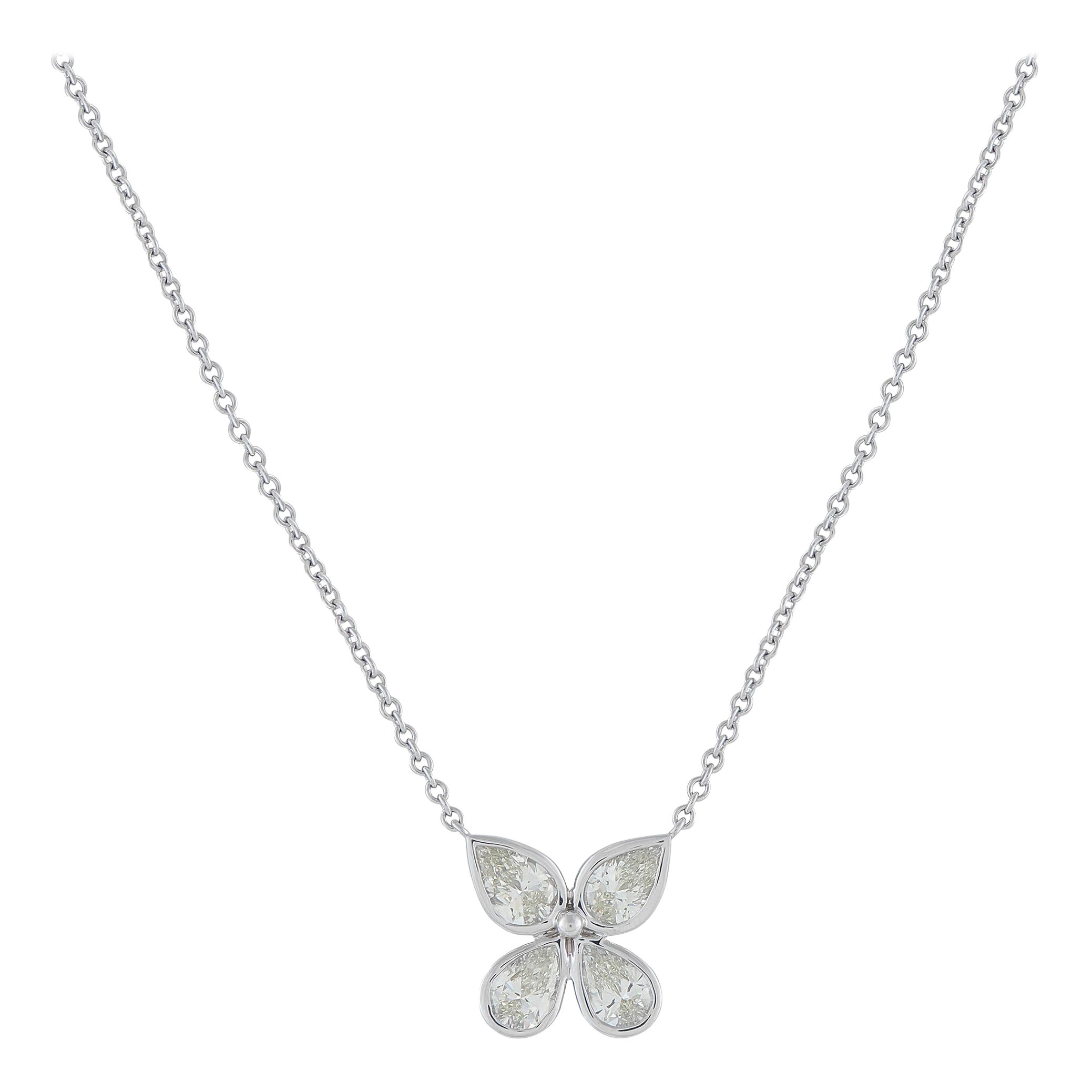 Collier fleur en or blanc 18K avec 2,35 ct de diamants ANK-20414