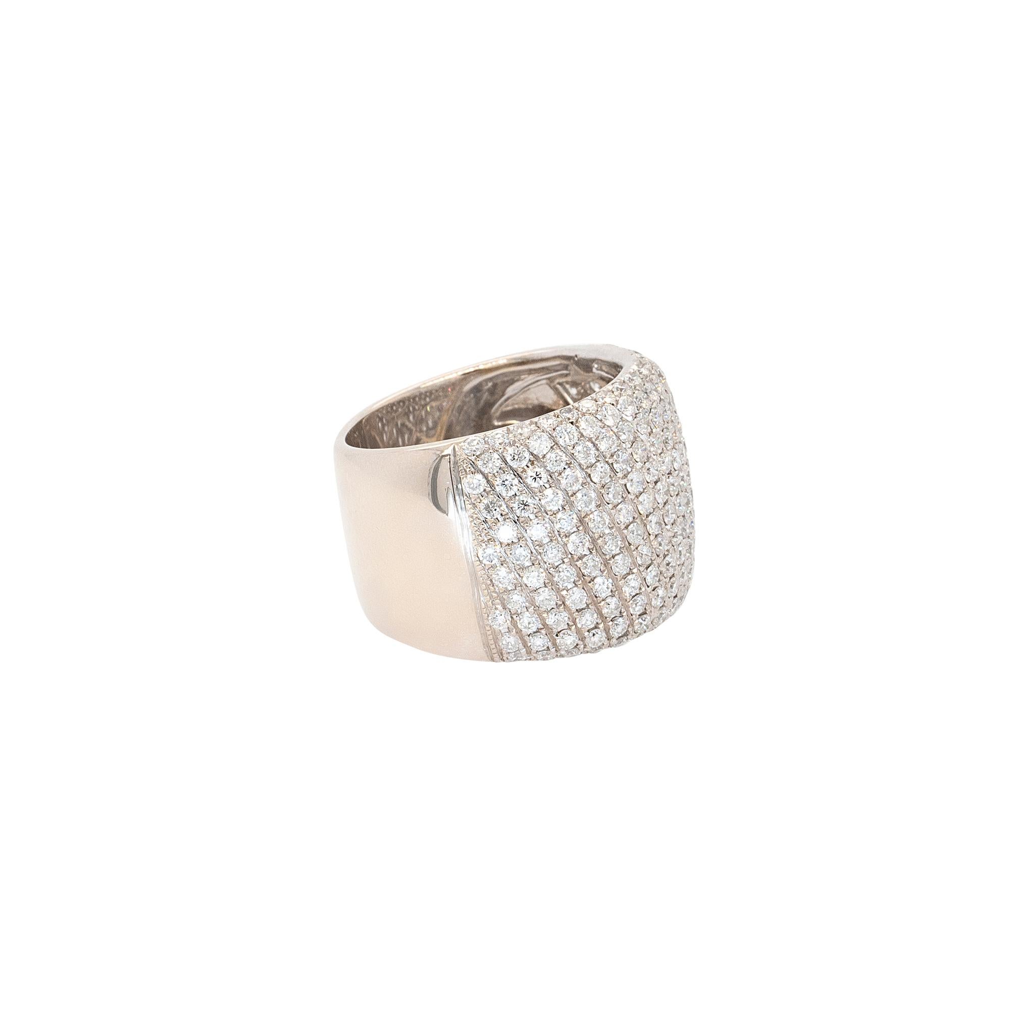 Diamond Details: 
2.35ctw Round Brilliant 
G/H Color SI Clarity
Ring Material: 18k White Gold
Ring Size: 7.5 (can be sized)
Total Weight: 12.75g (8.19dwt)
This item comes with a presentation box!
SKU: R6314

Adorned in the understated opulence of