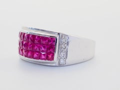 Anillo de oro blanco de 18 quilates con rubí púrpura cuadrado de 2,40 quilates y diamante invisible de 0,10 quilates