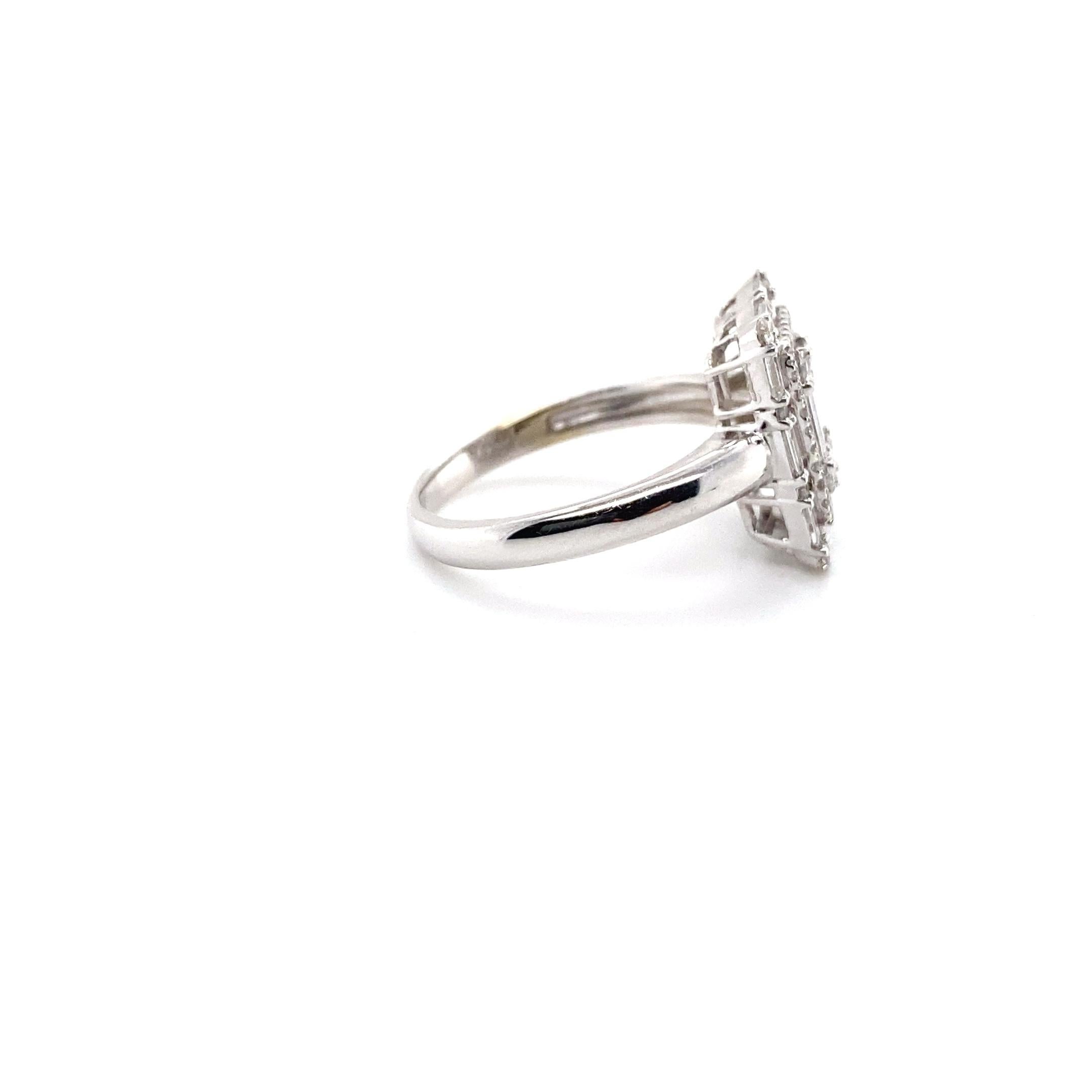 Taille brillant Bague de fiançailles en or blanc 18 carats avec diamants de 2,48 carats en vente