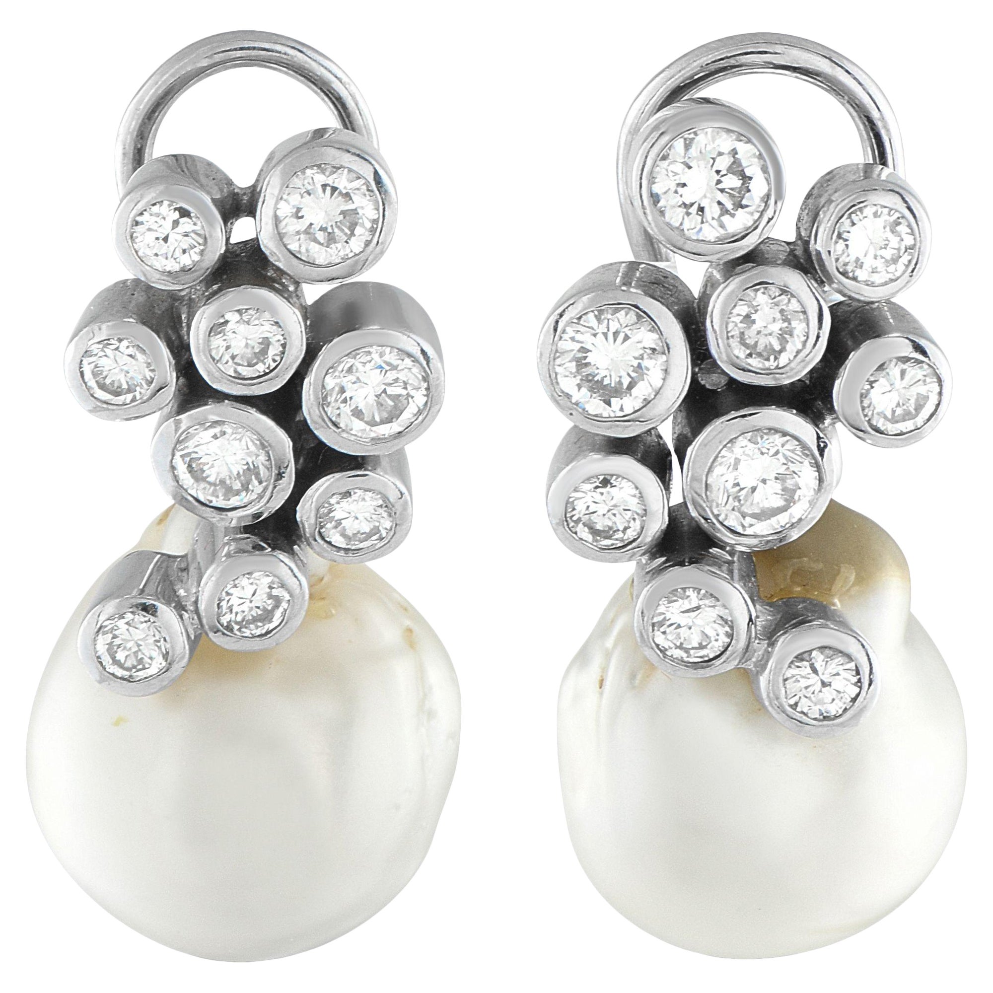 Orecchini con diamanti e perle in oro bianco 18 carati da 2,50 carati
