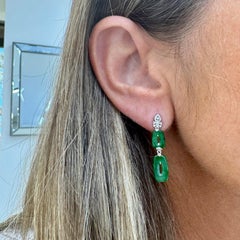 Pendientes colgantes de oro blanco de 18 quilates con diamantes y jadeíta verde de Myanmar de 2,50 ct