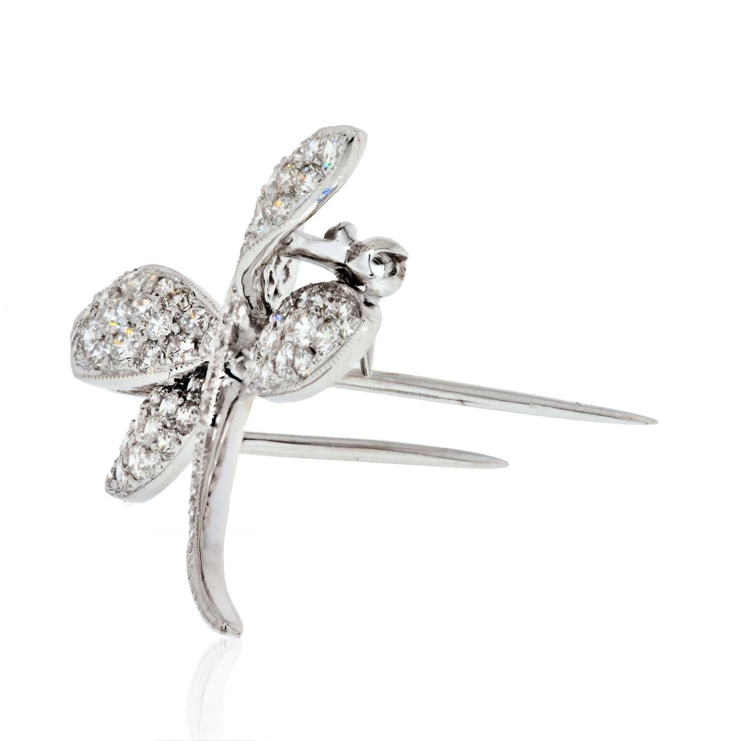 18K White Gold 2.50cts Diamond Dragonfly Brooch In Excellent Condition In New York, NY