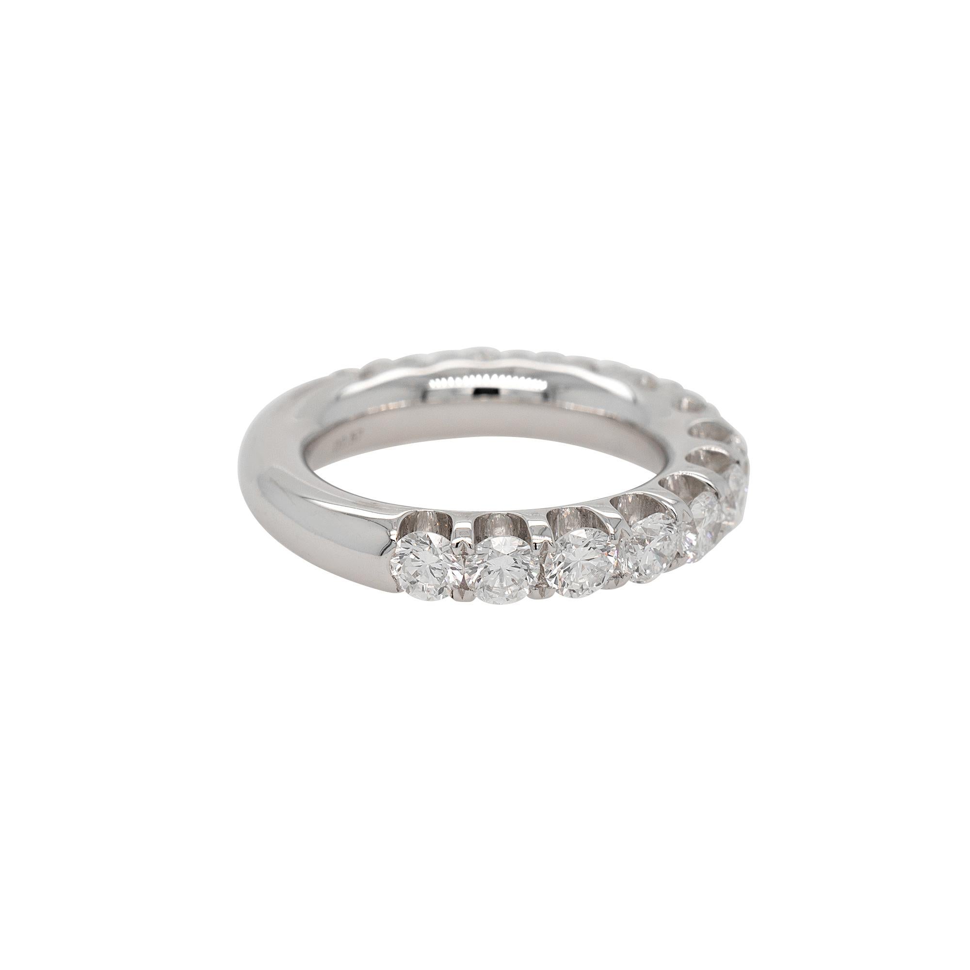 Diamond Details: 
2.57ct Round Brilliant Natural Diamond
G Color VS Clarity
Ring Material: 18k White Gold
Ring Size: 6.25 (can be sized)
Total Weight: 8.3g (5.3dwt)
This item comes with a presentation box!
SKU: A30317336

With its captivating
