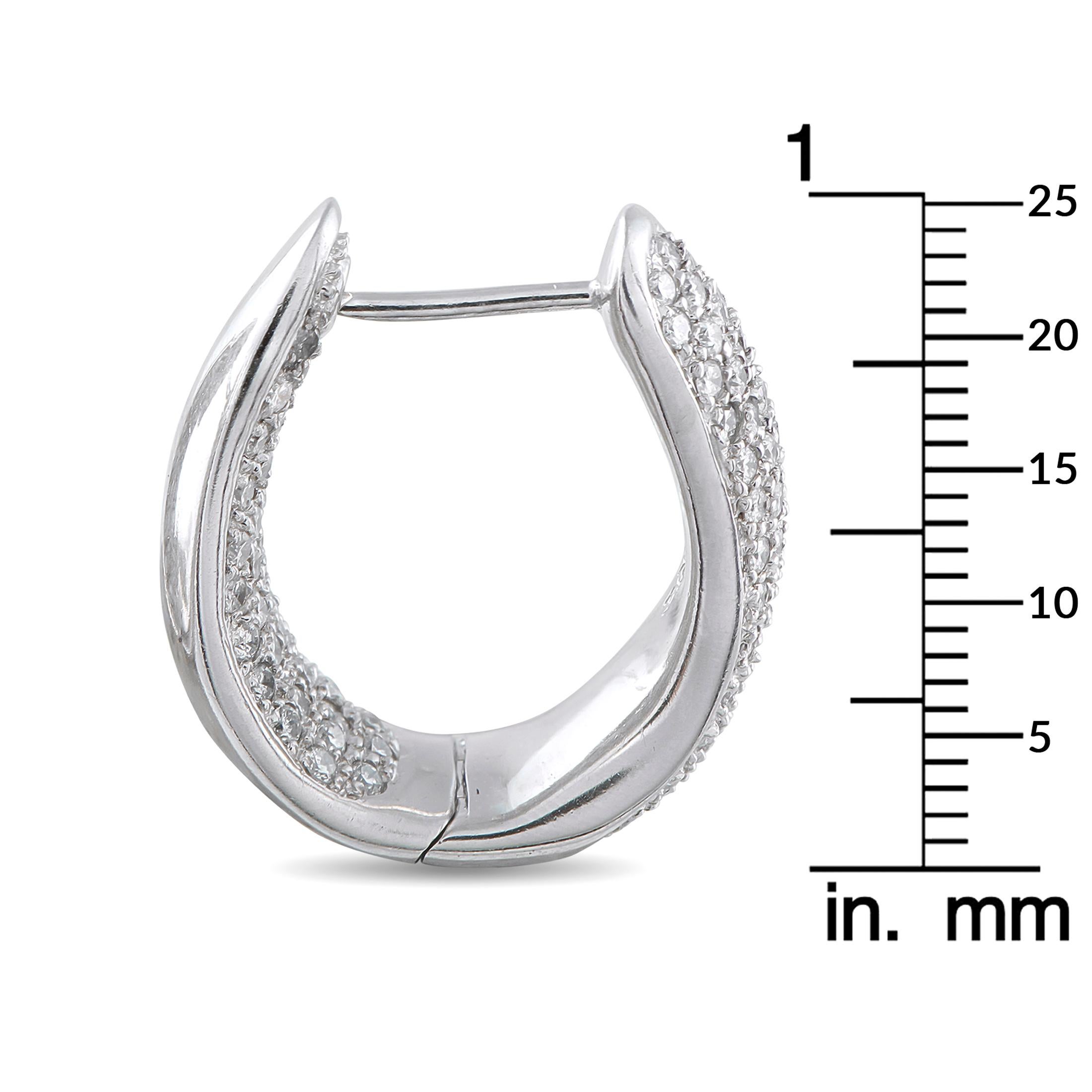 18K White Gold 2.60ct Diamond Inside-Out Hoop Earrings MF05-1030325 im Zustand „Hervorragend“ im Angebot in Southampton, PA