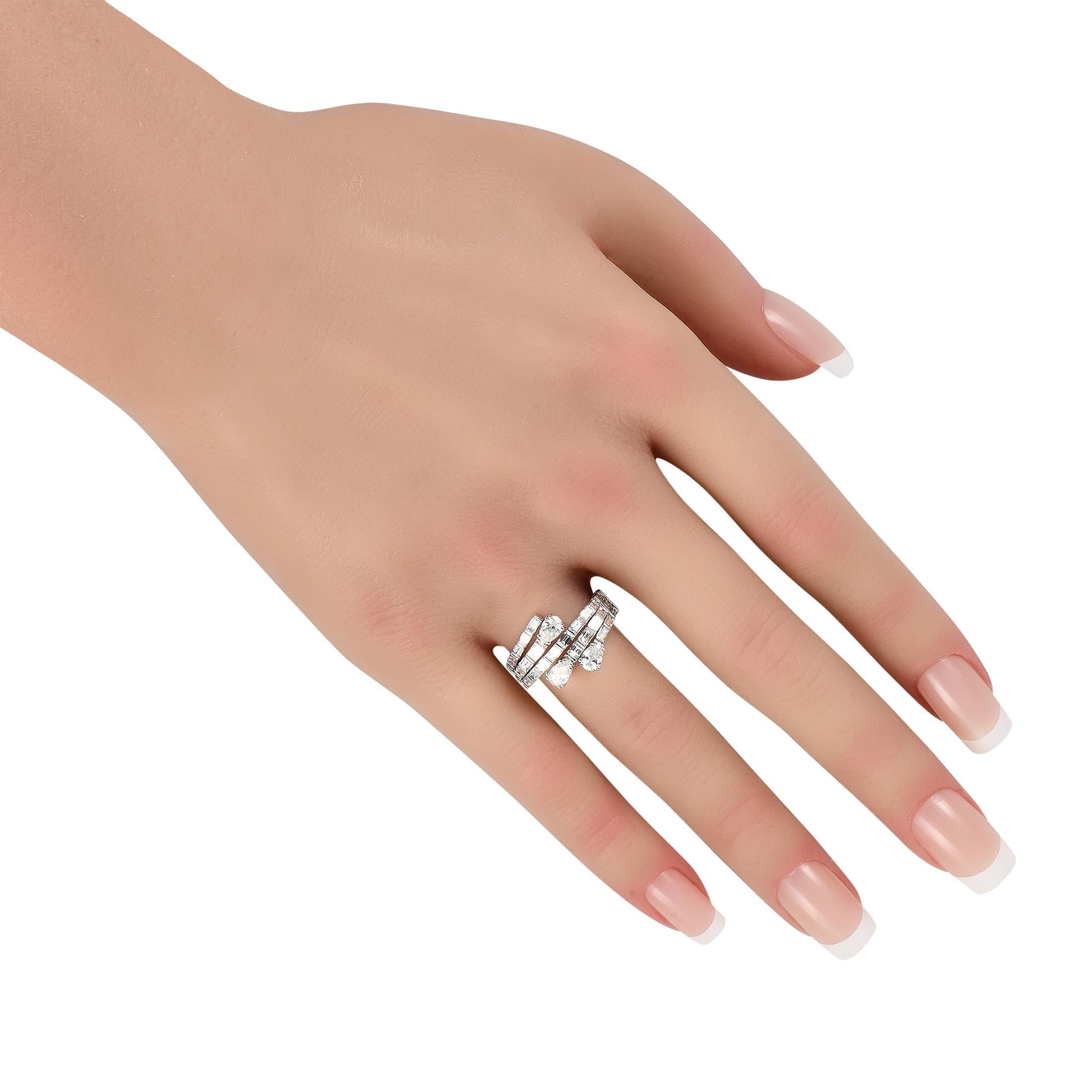 Mixed Cut 18K White Gold 2.60ct Diamond Ring For Sale