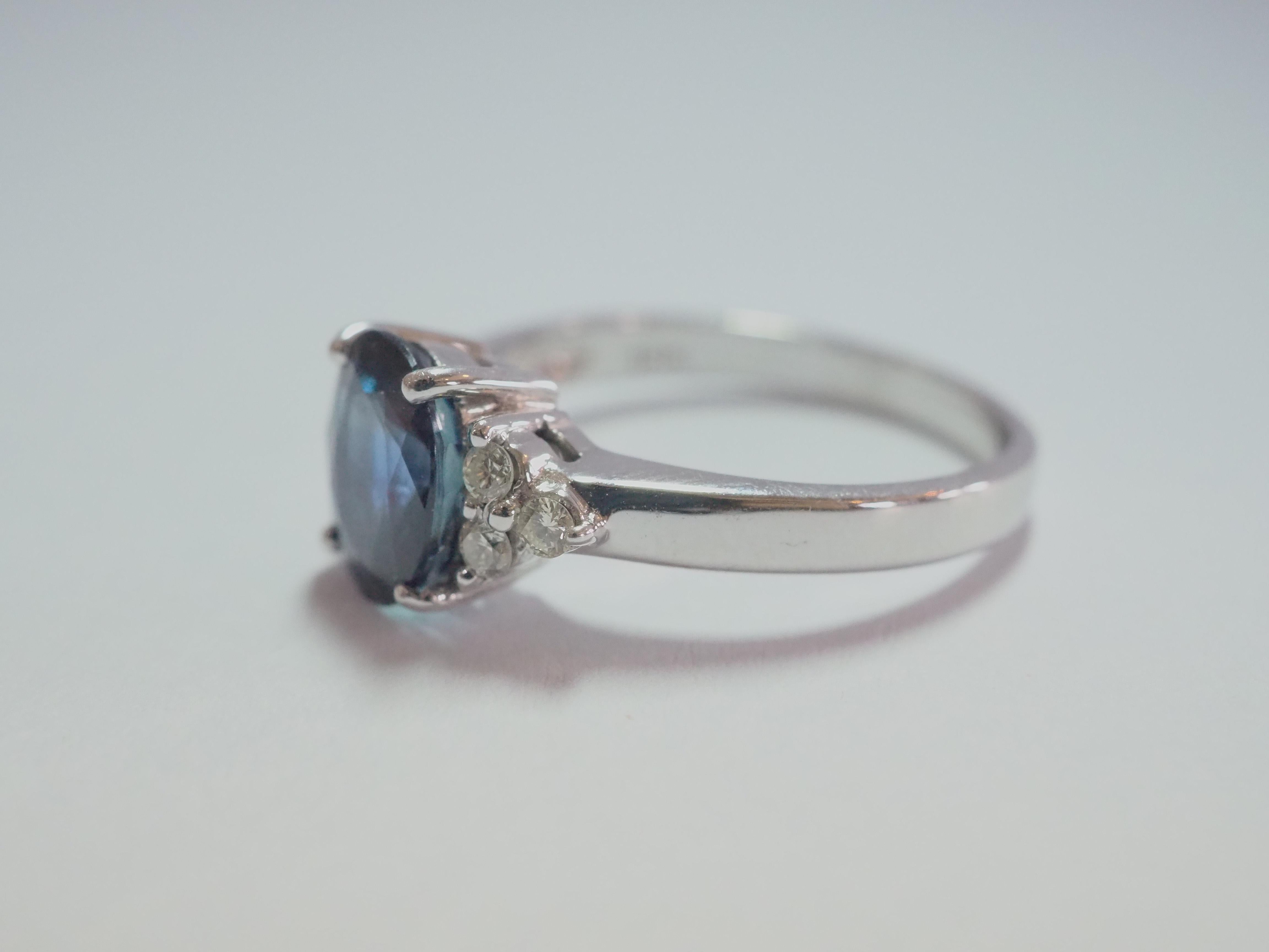 Oval Cut 18K White Gold 2.64ct Blue Sapphire & 0.20ct Diamond Fine Engagement Ring For Sale
