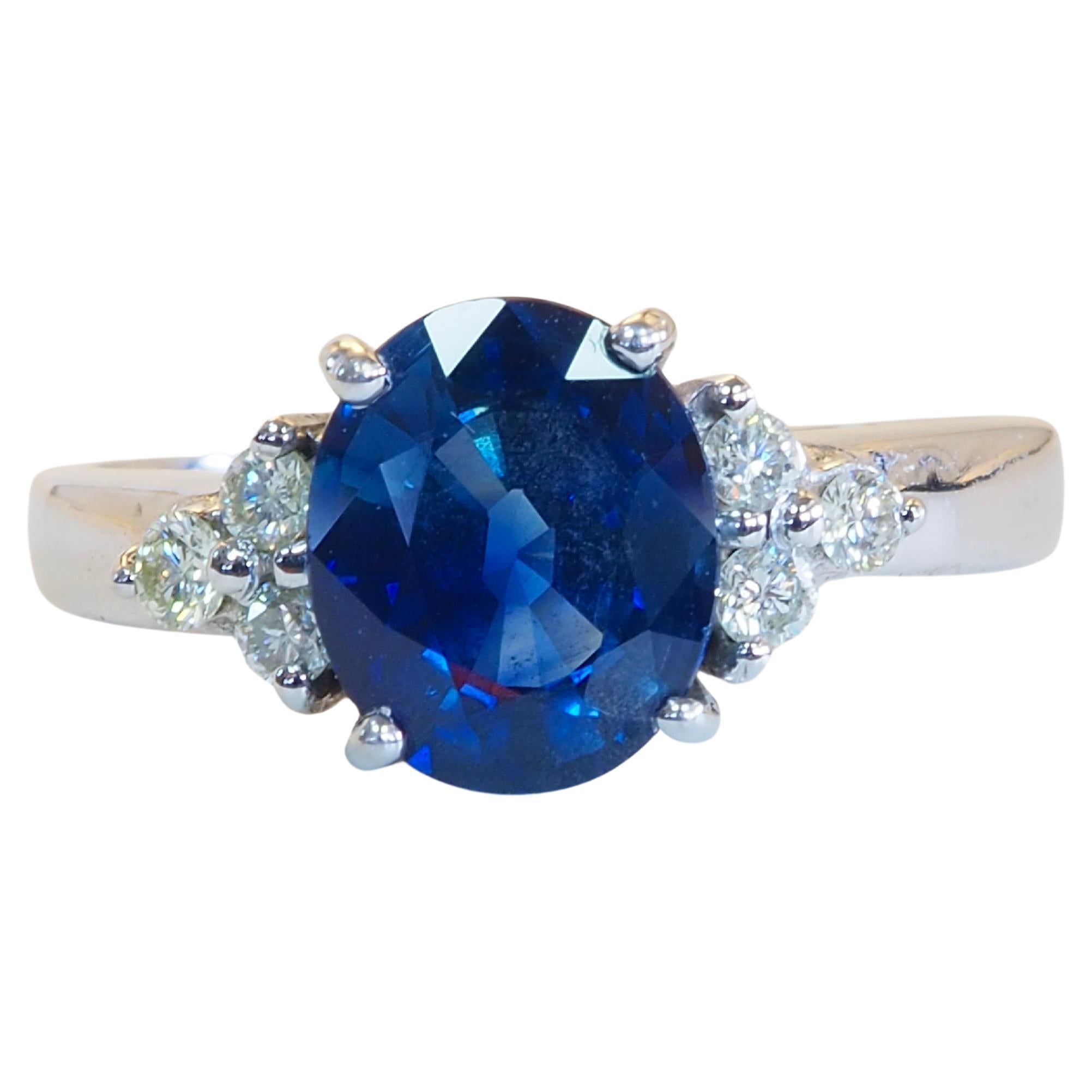 Anello di fidanzamento in oro bianco 18 carati con zaffiro blu da 2,64 carati e diamante da 0,20 carati