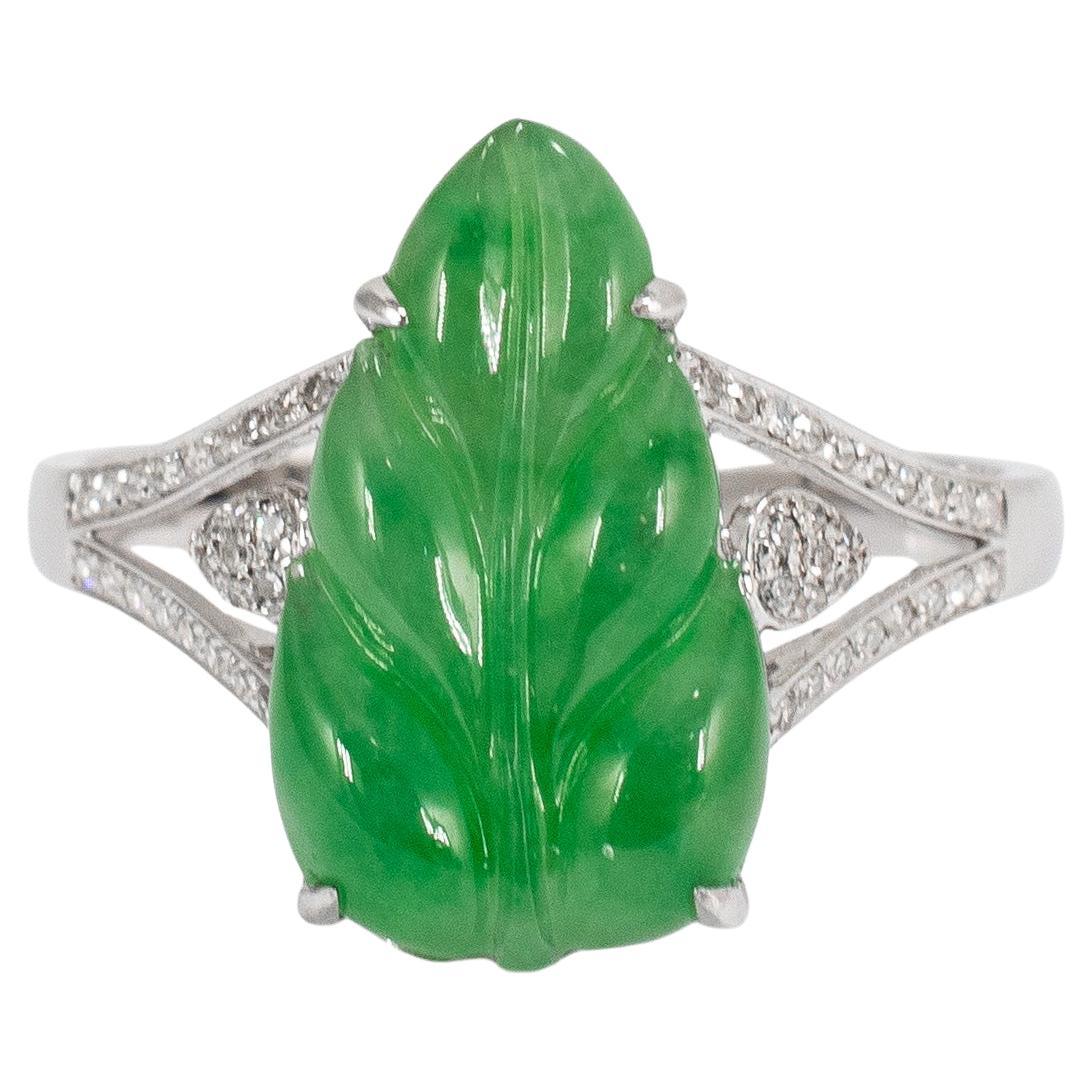Anello Cocktail in oro bianco 18 carati con 2,70 carati di giadeite verde ghiaccio e diamanti in vendita