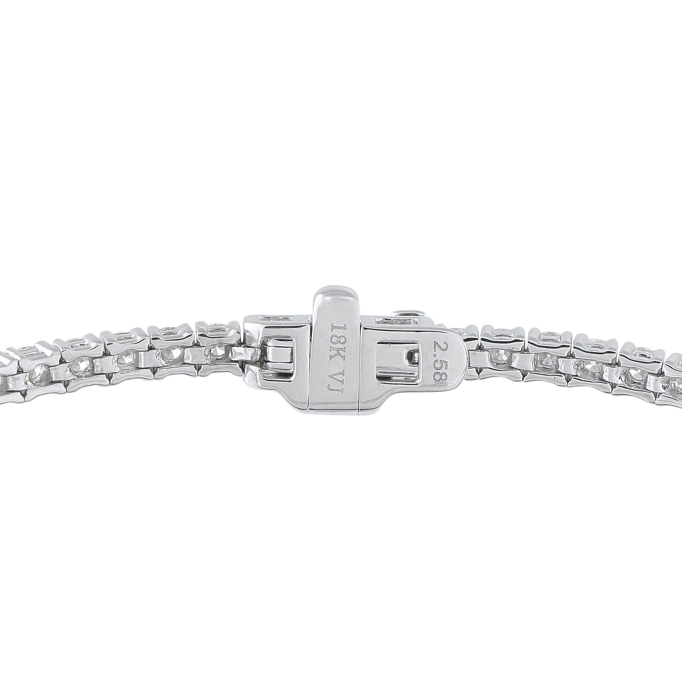 Pulsera de tenis de oro blanco de 18 quilates con diamantes de 2,71 ct Corte redondo en venta