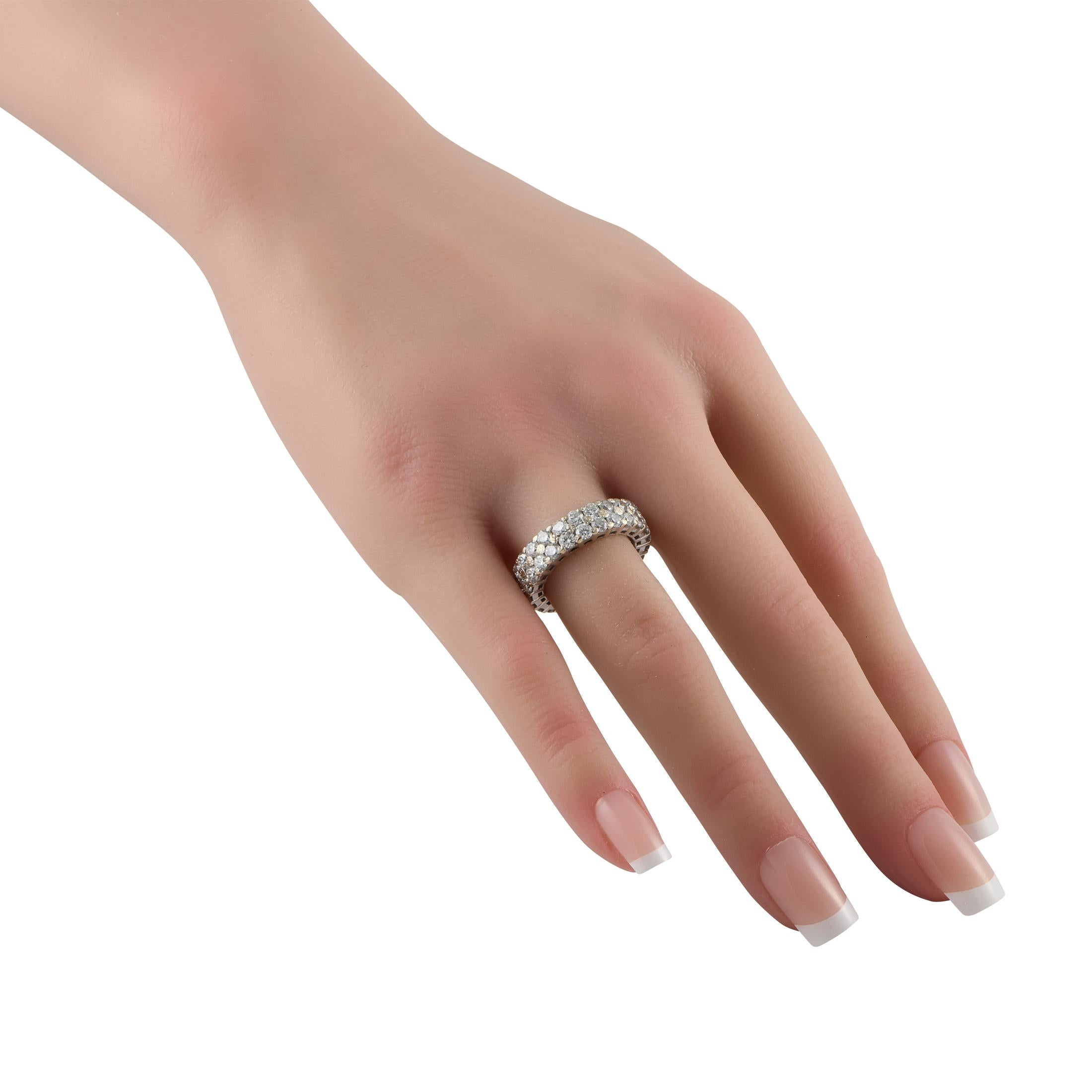Round Cut 18K White Gold 2.75ct Diamond Double Row Eternity Ring For Sale