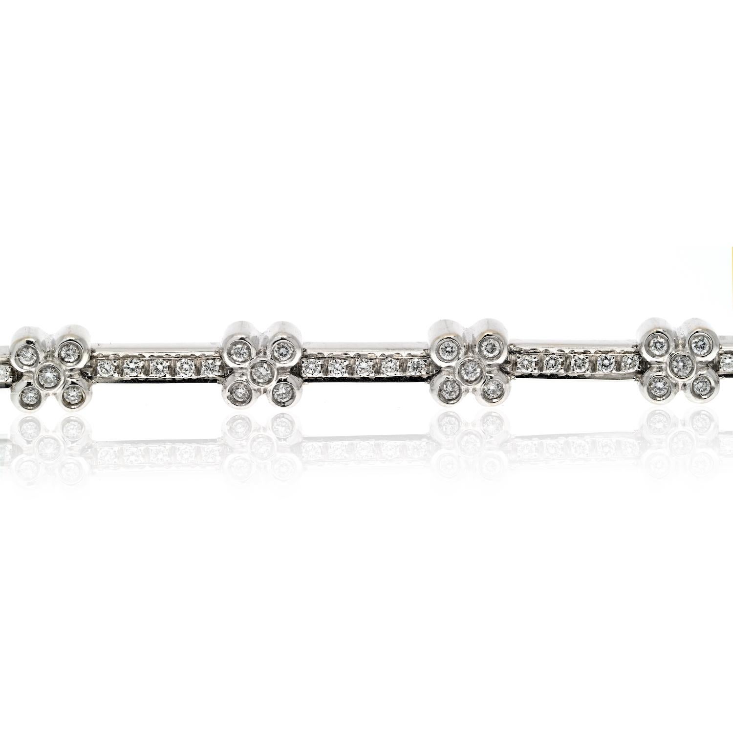 18K White Gold 2.75cttw Diamond Flower One Line Bracelet In Excellent Condition For Sale In New York, NY