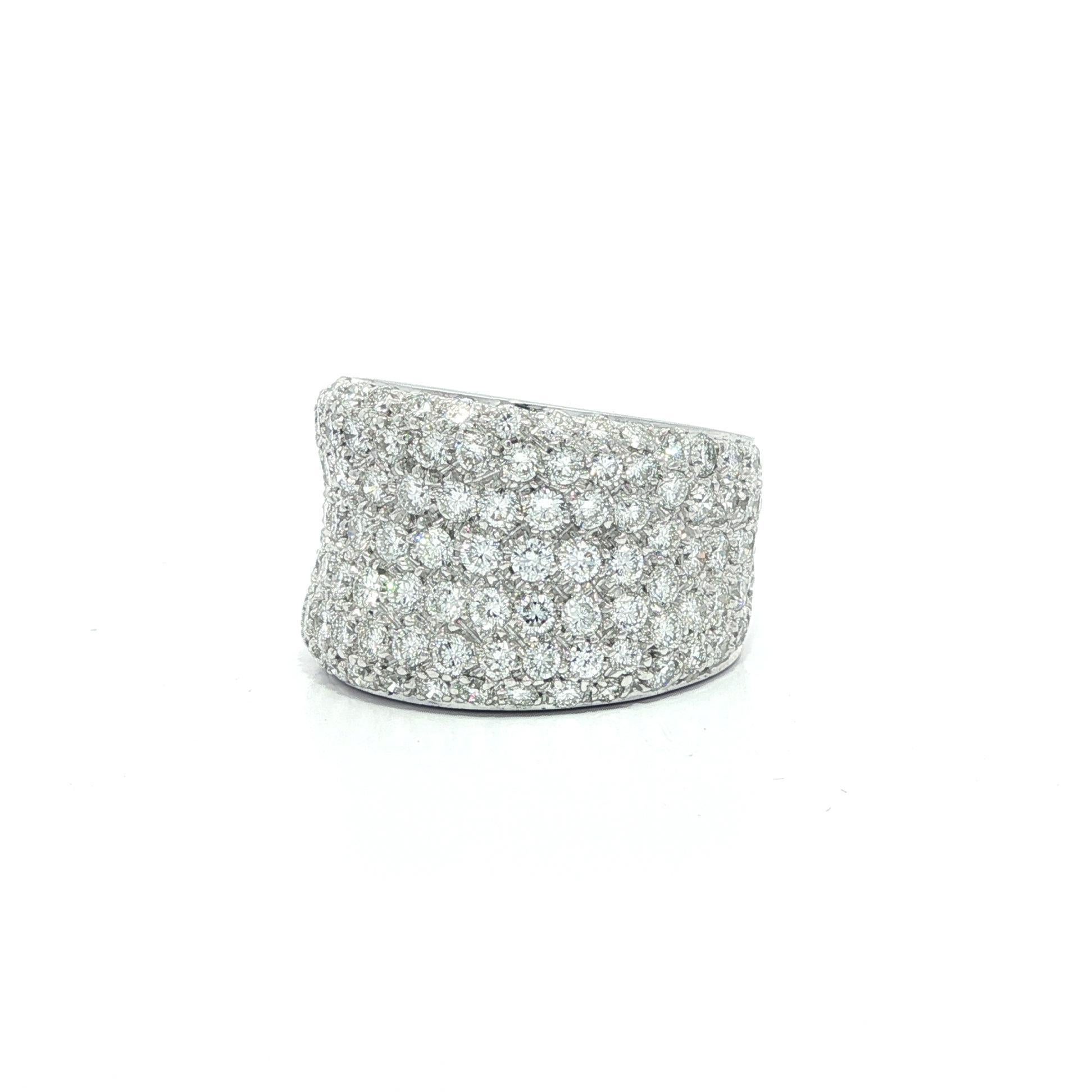 18k Weißgold 2,76ctw G VS Pave Diamant breite konkave Zigarre Band Ring (Brillantschliff) im Angebot