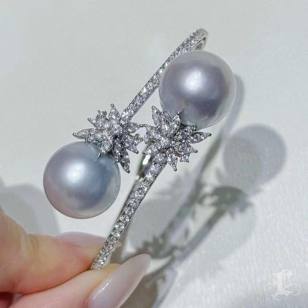 Corona Radiosa】 Bracciale con diamanti e perle dei mari del sud con gemelli Aurora. in vendita 6