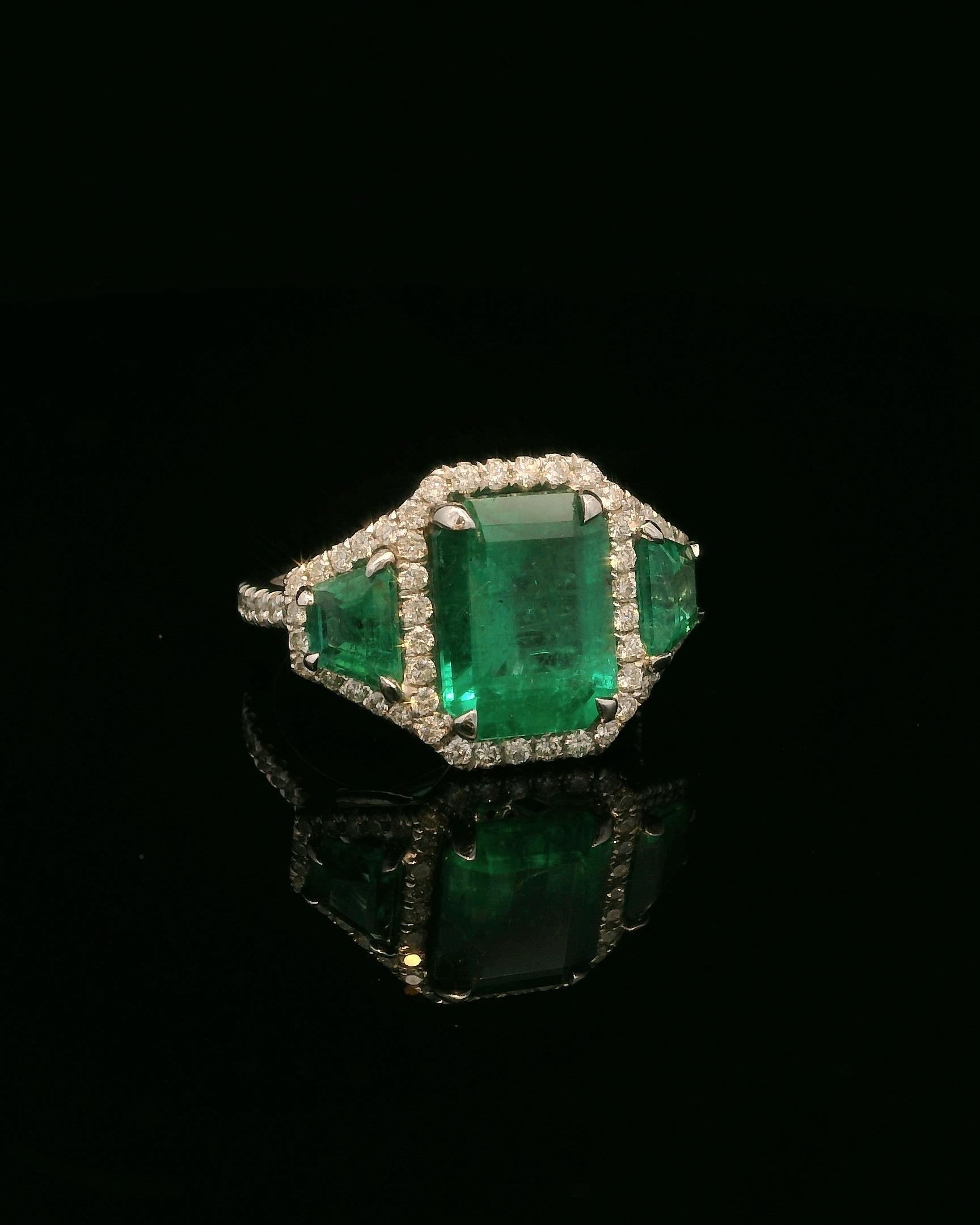 18K Weißgold 2,81ct VIVID GREEN Smaragdring aus Sambia mit weißen Pflasterdiamanten im Angebot 5