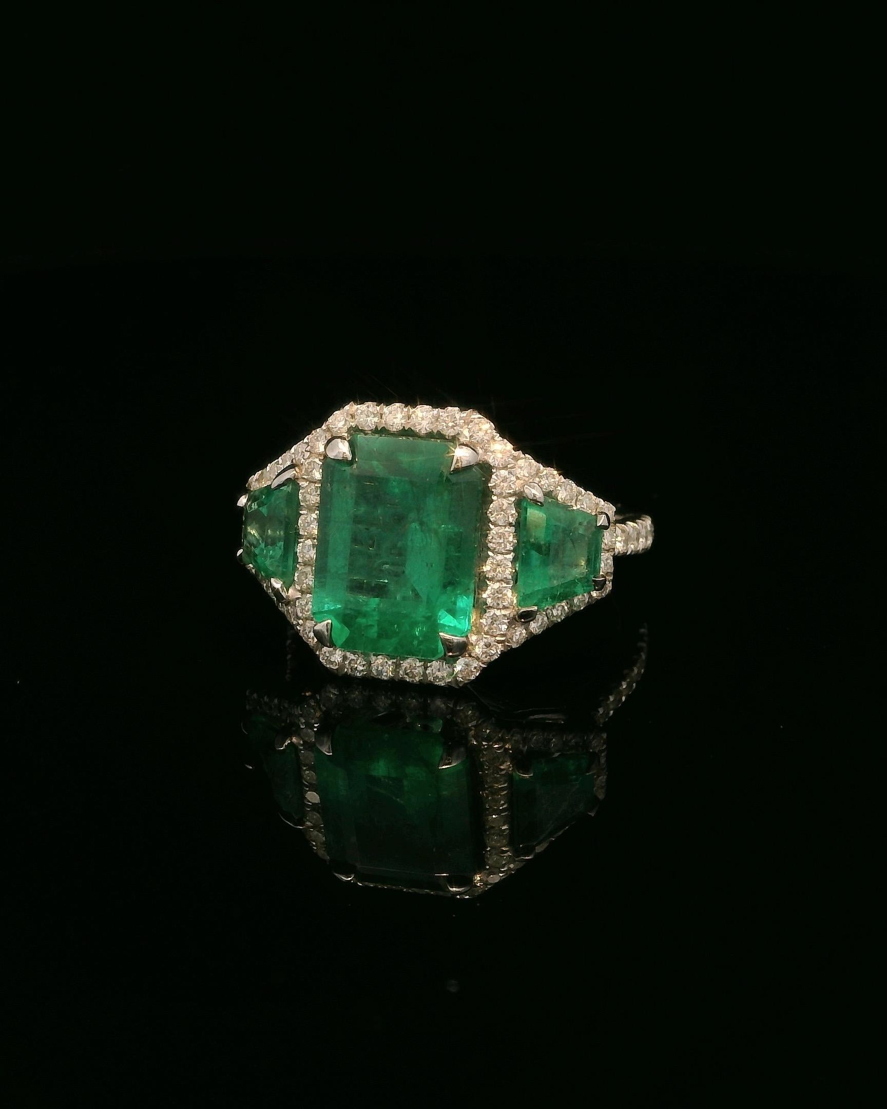 18K Weißgold 2,81ct VIVID GREEN Smaragdring aus Sambia mit weißen Pflasterdiamanten im Angebot 6