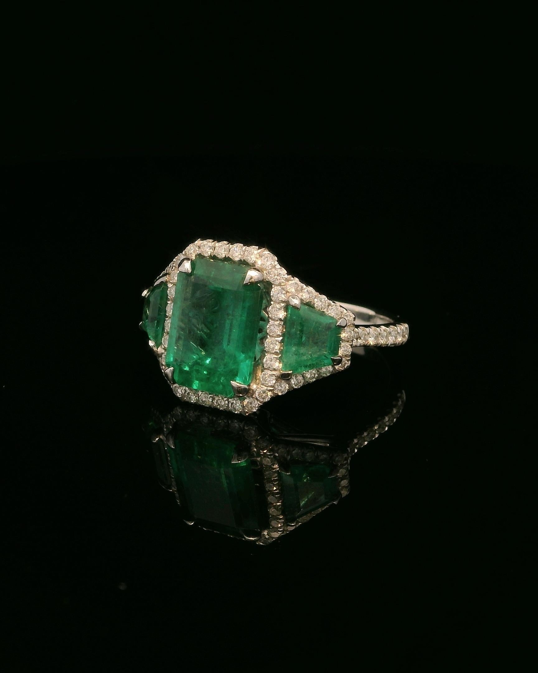 18K Weißgold 2,81ct VIVID GREEN Smaragdring aus Sambia mit weißen Pflasterdiamanten im Angebot 7