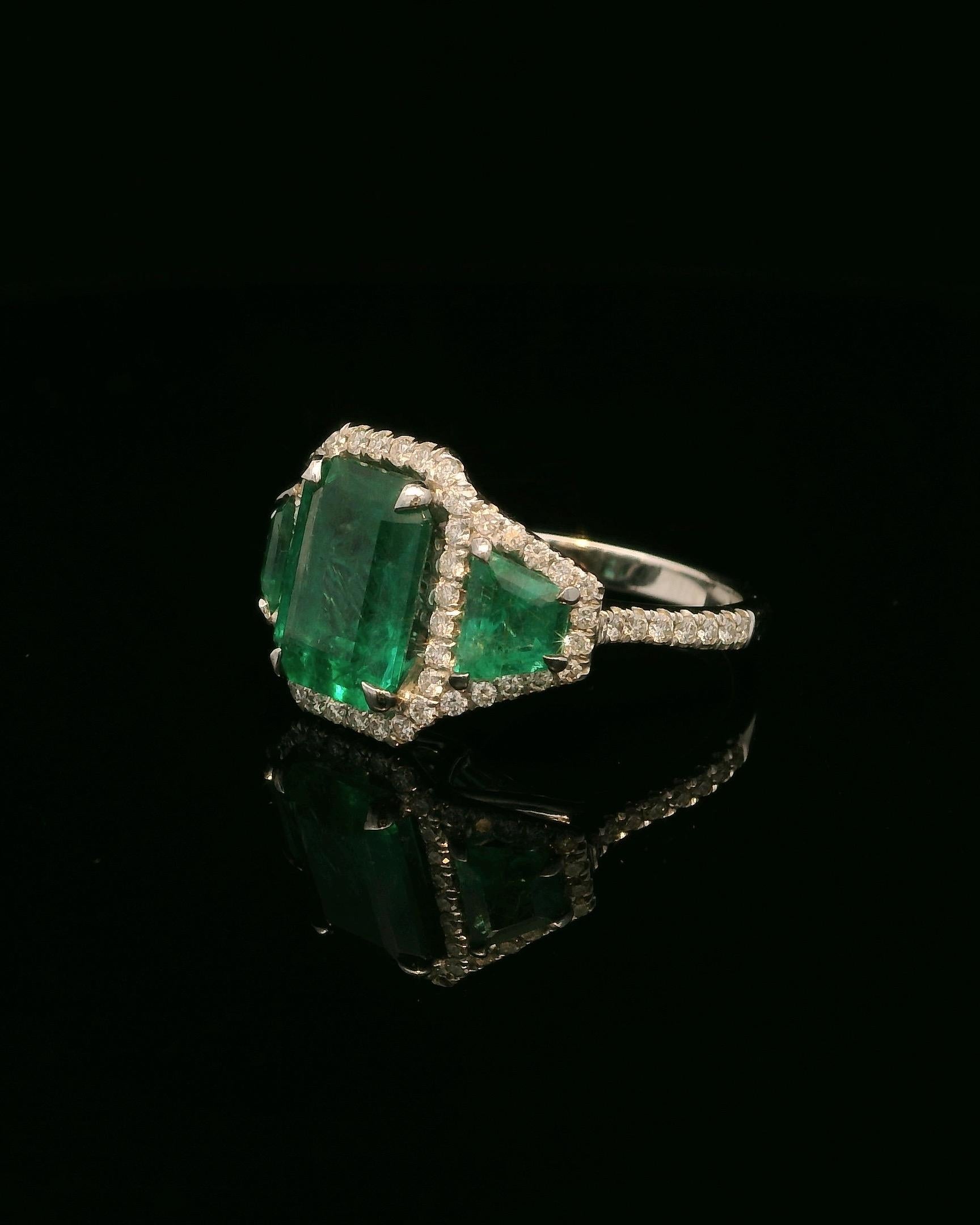 18K Weißgold 2,81ct VIVID GREEN Smaragdring aus Sambia mit weißen Pflasterdiamanten im Angebot 8
