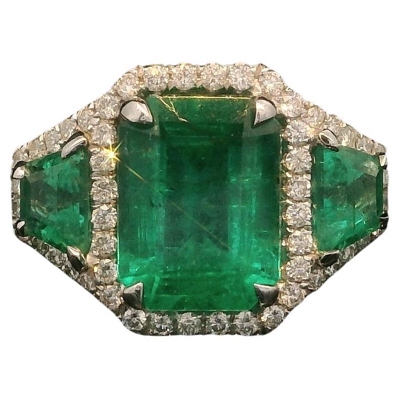 18K White Gold 2.81ct VIVID GREEN Zambian Emerald Ring with pave white diamonds