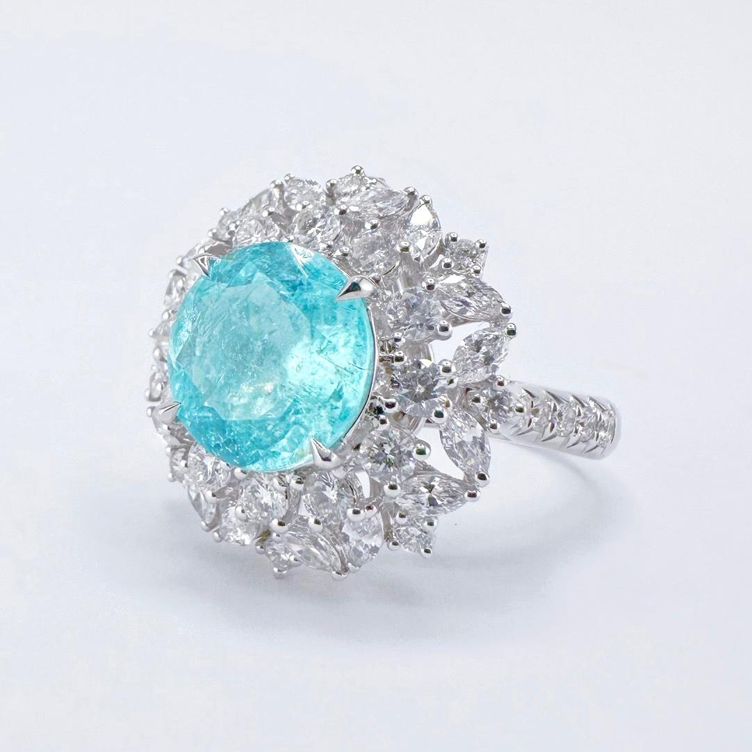 Moderne Bague cocktail en or blanc 18K avec diamants et tourmaline Paraiba de 2,95 CT en vente