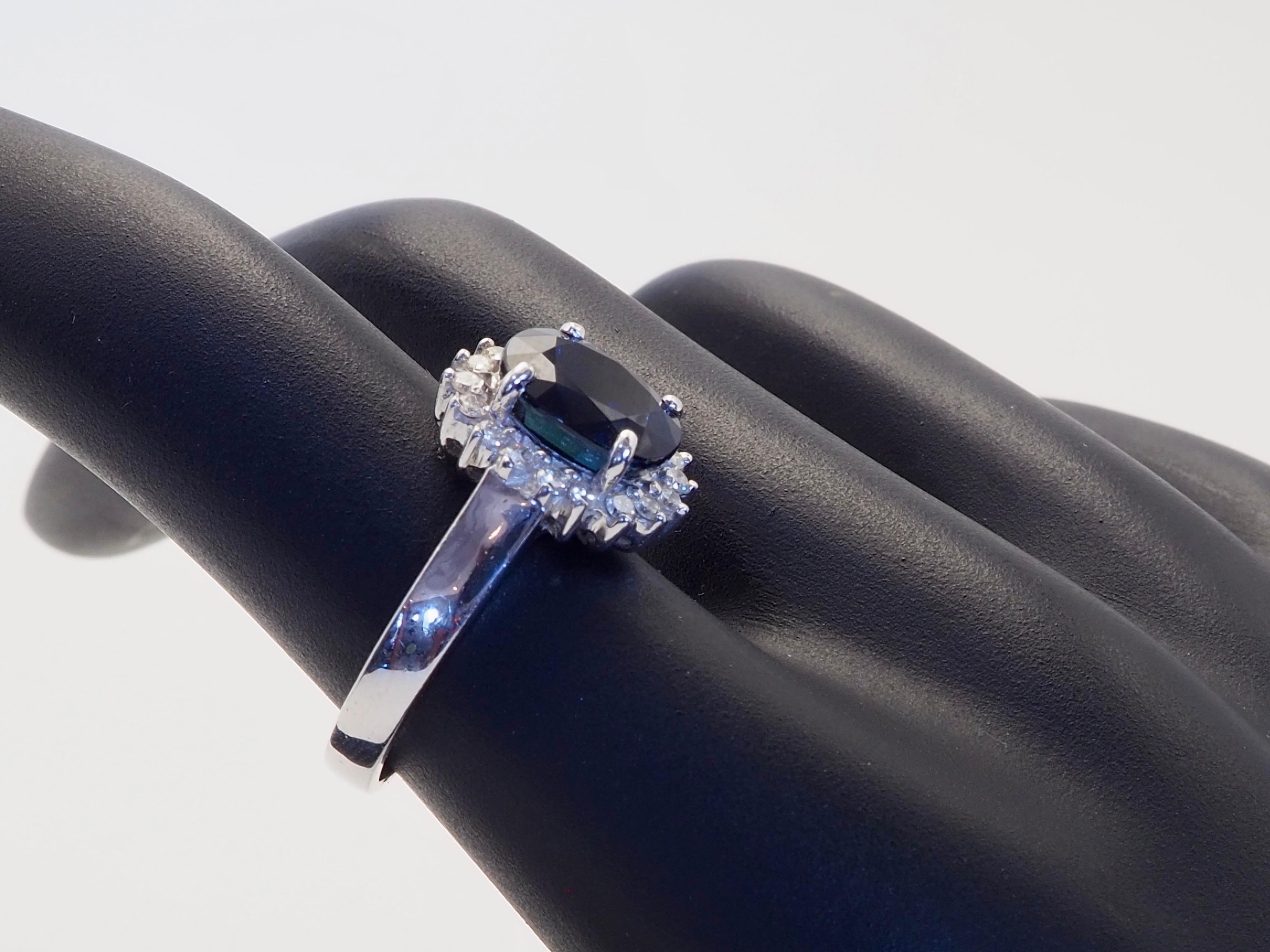 18K Weißgold 2,97ct tief grünlich blauer Saphir & 0,24ct Diamant Halo Ring im Angebot 4