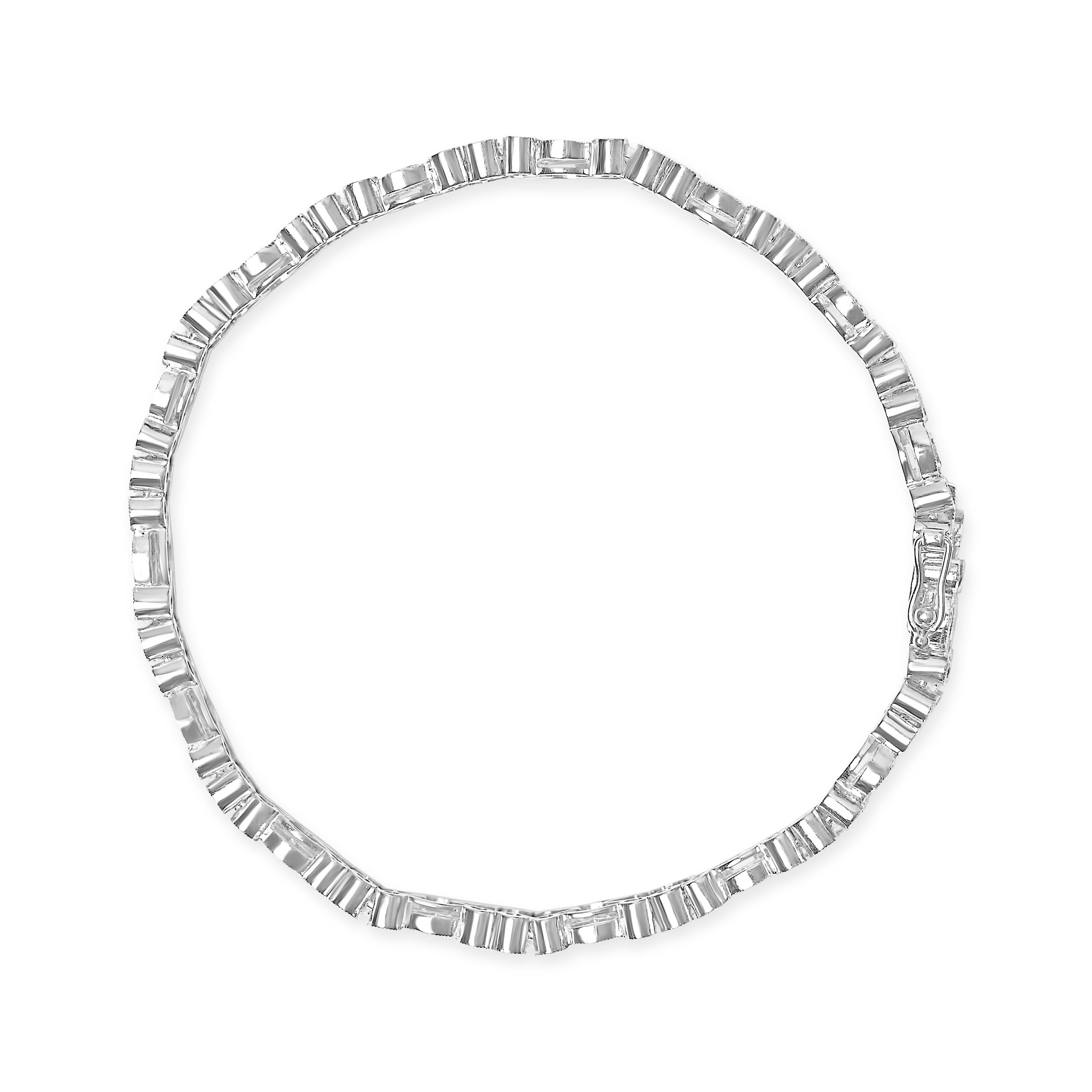 Modern 18K White Gold 3 3/4 Cttw Diamond Art Deco Vintage-Inspired Link Bracelet For Sale