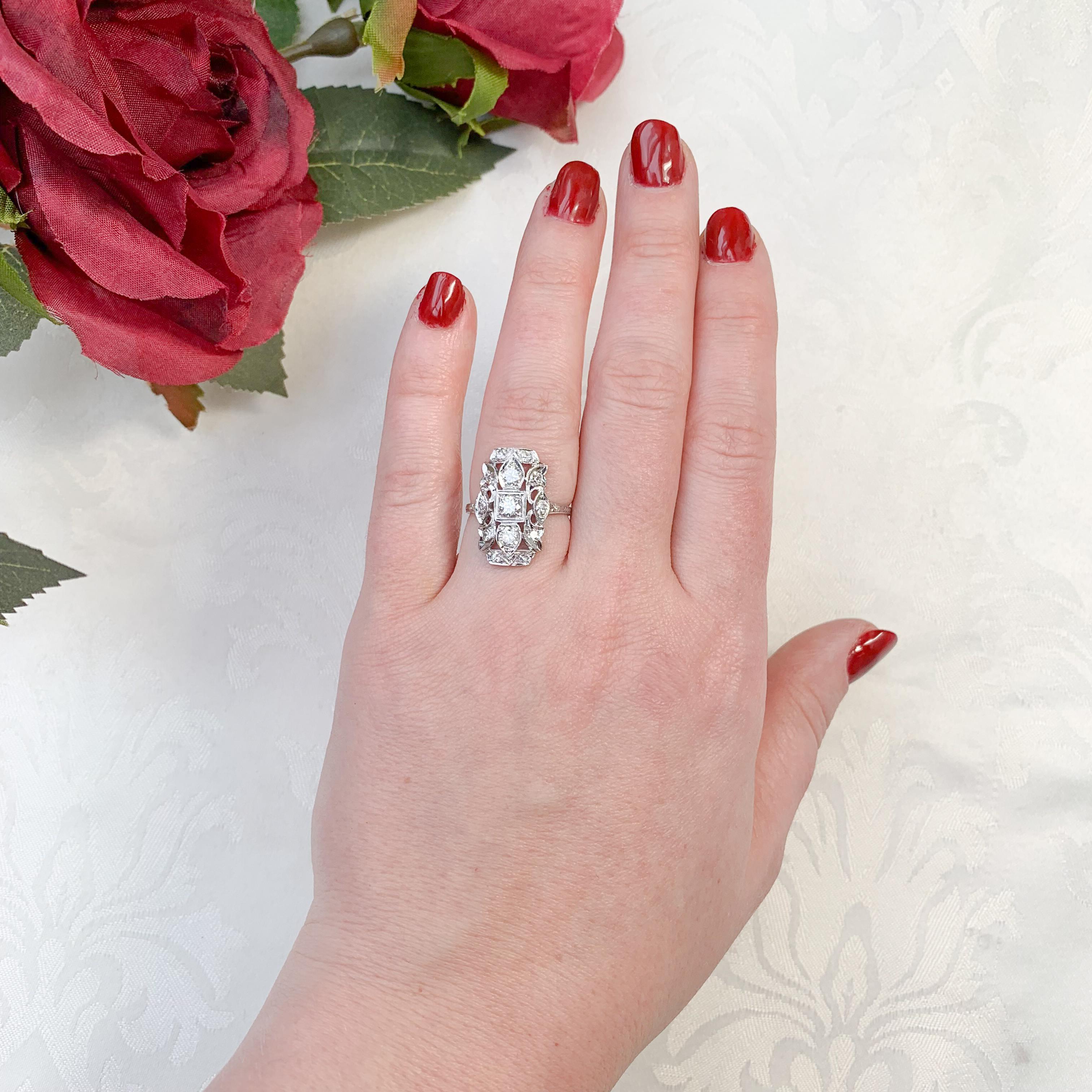 18K White Gold 3/4ct tw Diamond Filigree Ring size 6.5 For Sale 2