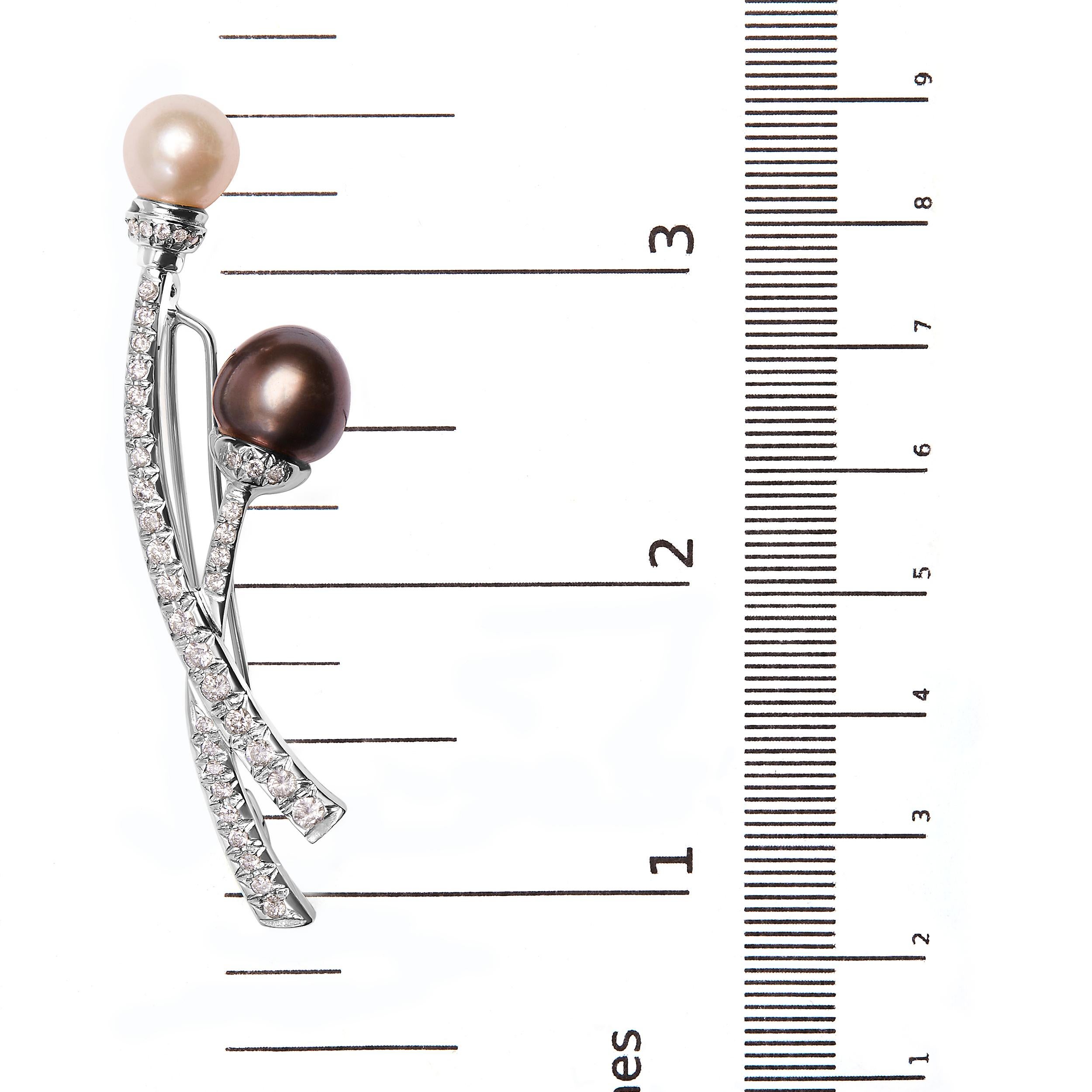 18K White Gold 3/5ct Diamond & Cultured South Sea Black & White Pearl Brooch Pin In New Condition For Sale In New York, NY