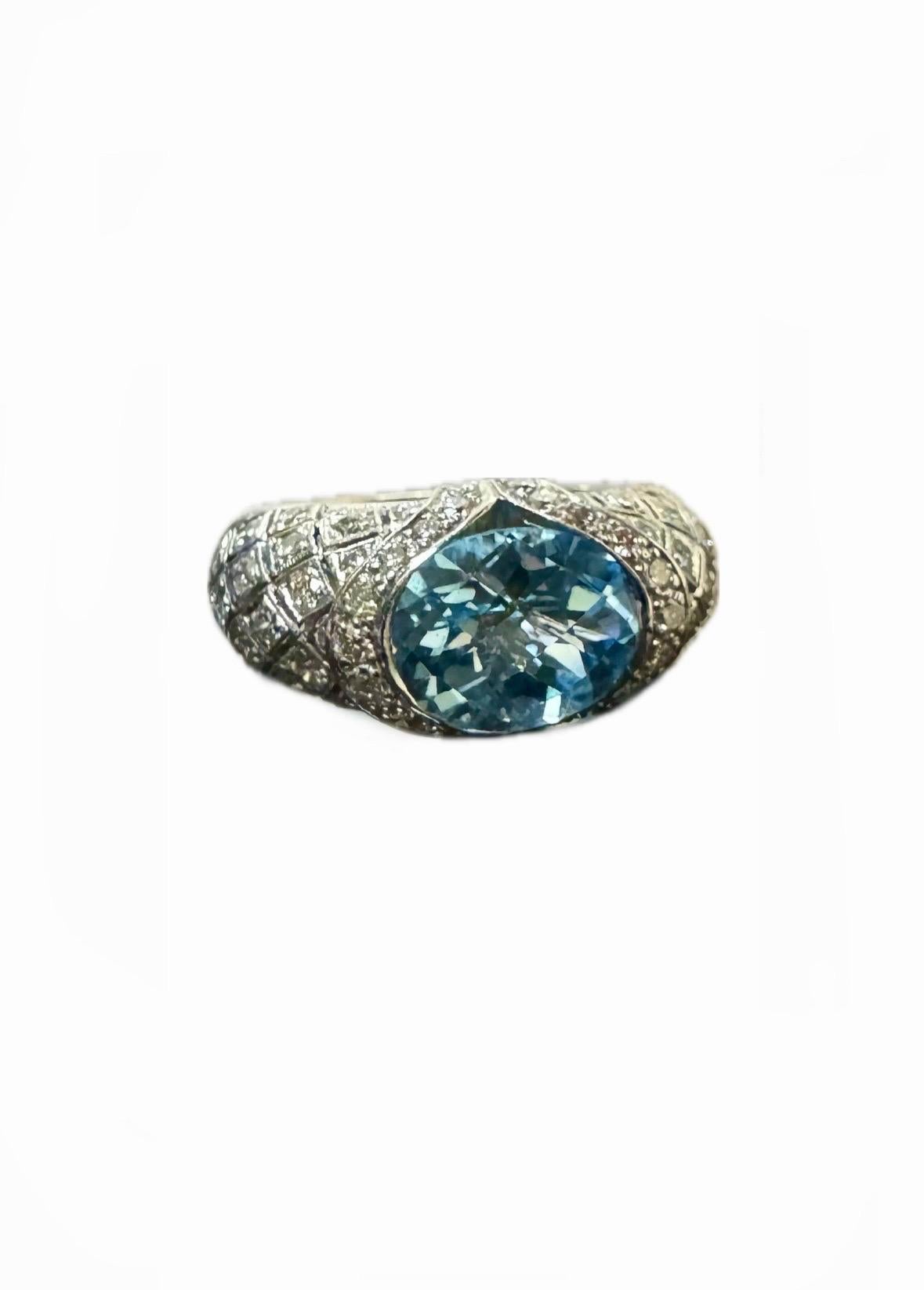 Modern 18K White Gold 3 Carat Oval Aquamarine Diamond Engagement Ring For Sale