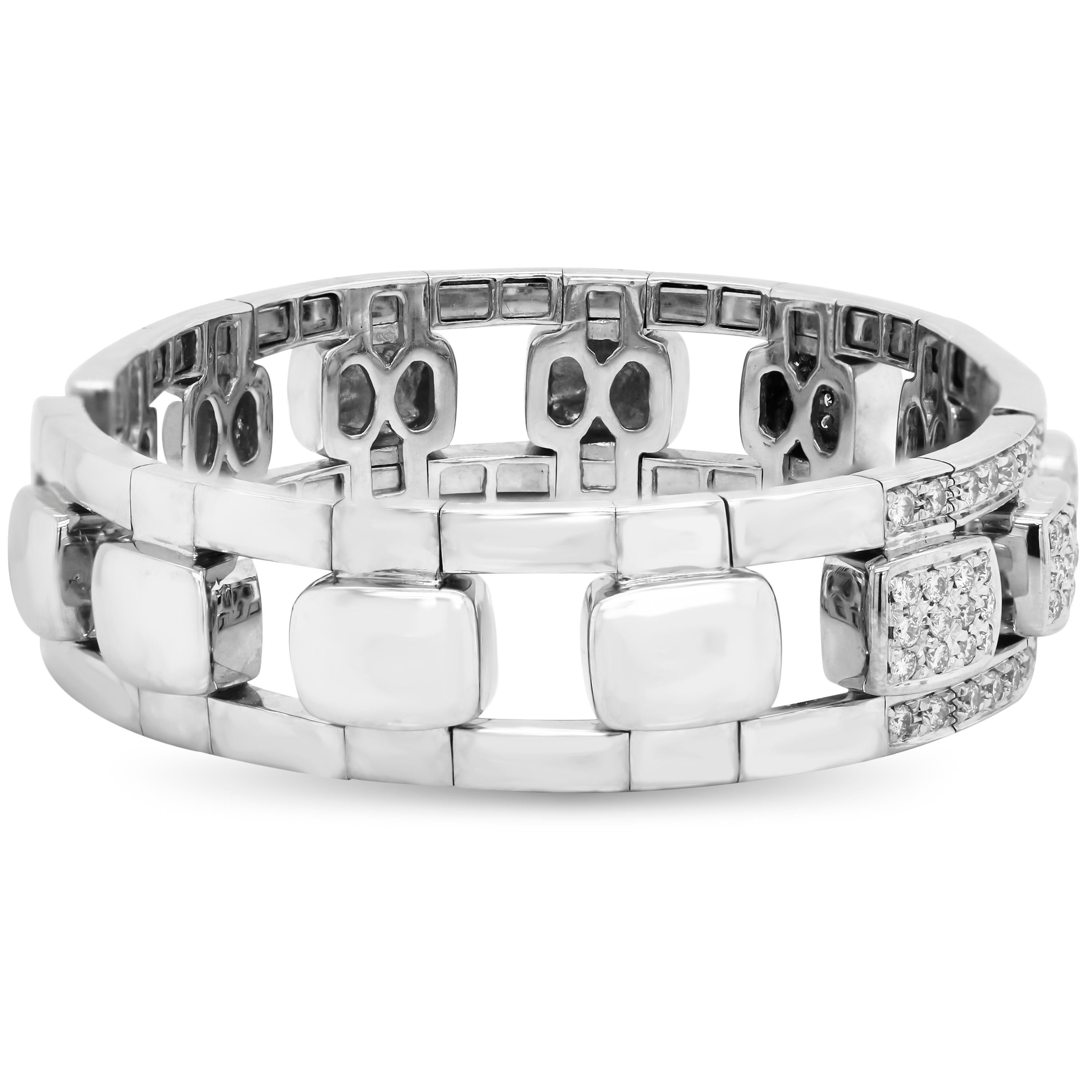 Contemporary 18 Karat White Gold 3 Carat Pavé Set Diamonds Flexible Bangle Bracelet