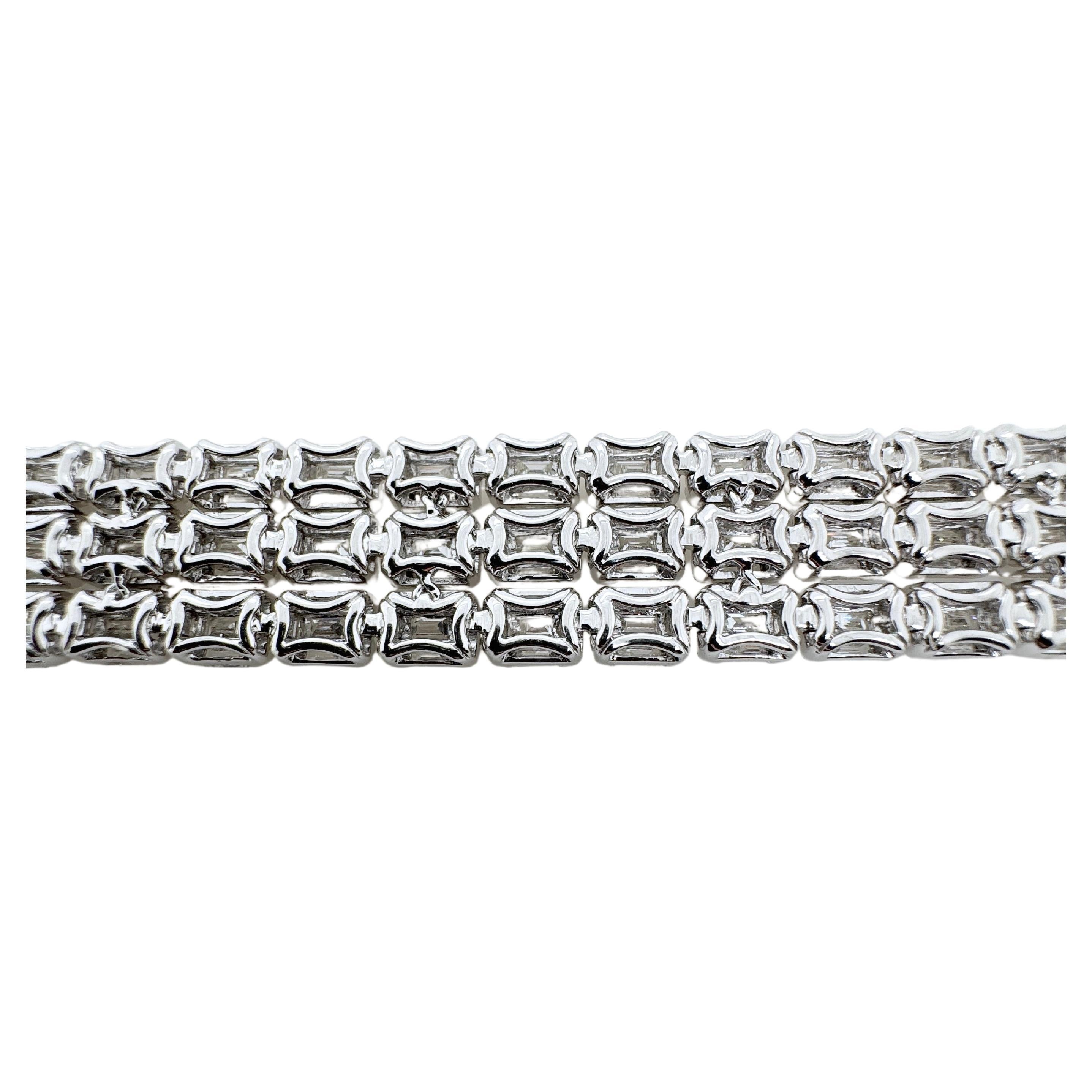 18k White Gold 3 Rows Diamond Tennis Bracelet In condizioni Nuovo in vendita a Carrollton, TX