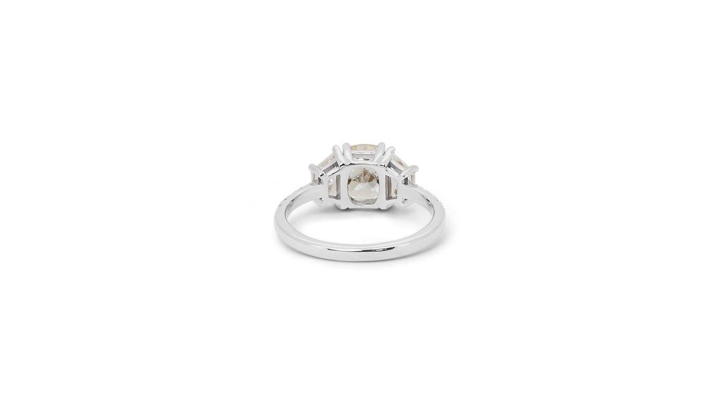18 Karat Weißgold 3 Stein Pavé-Ring mit 2,28 Karat natürlichen Diamanten GIA-Zertifikat im Angebot 5