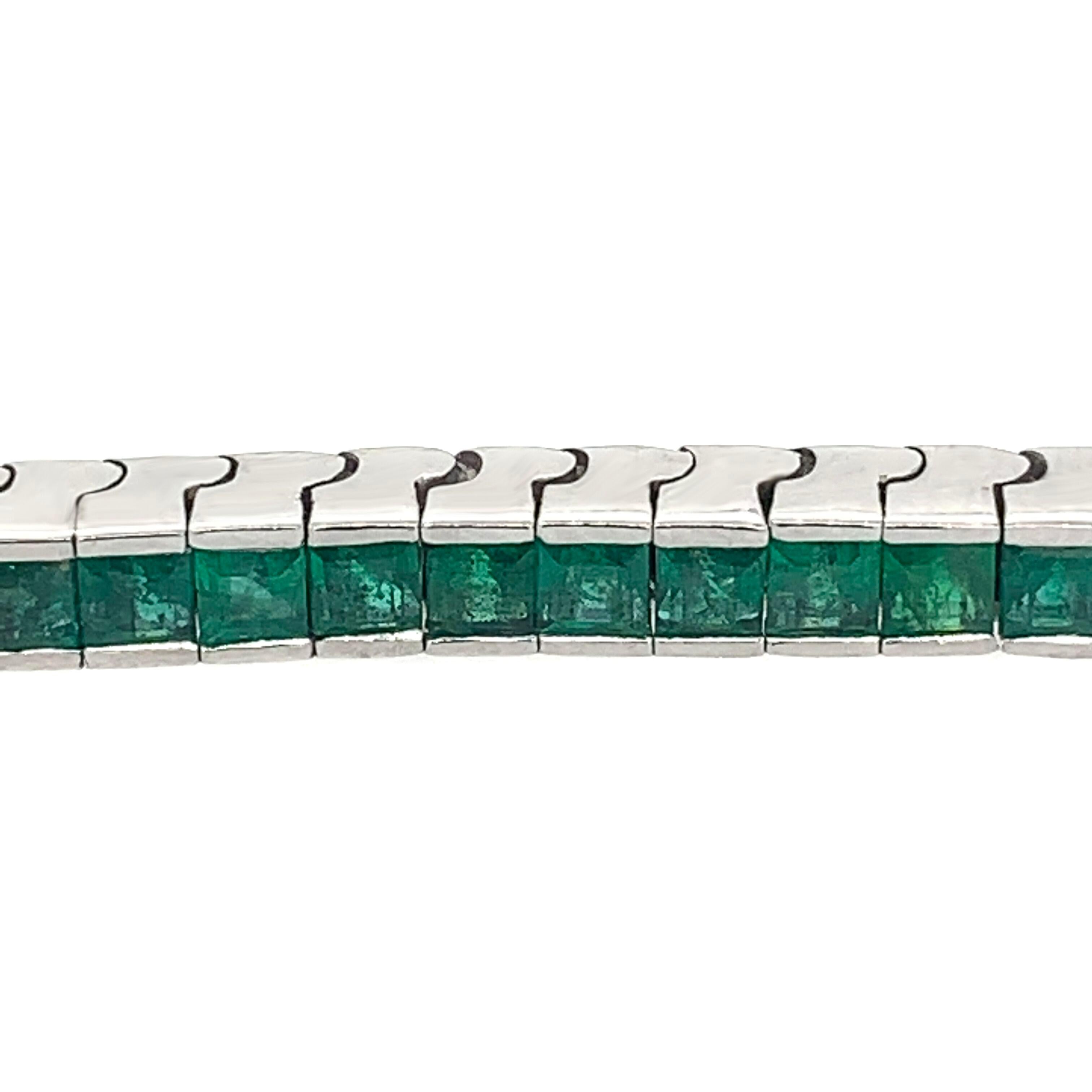 18 Karat Gold 3 Straight Line Emerald, Ruby and Sapphire Square Cut Bracelets For Sale 2